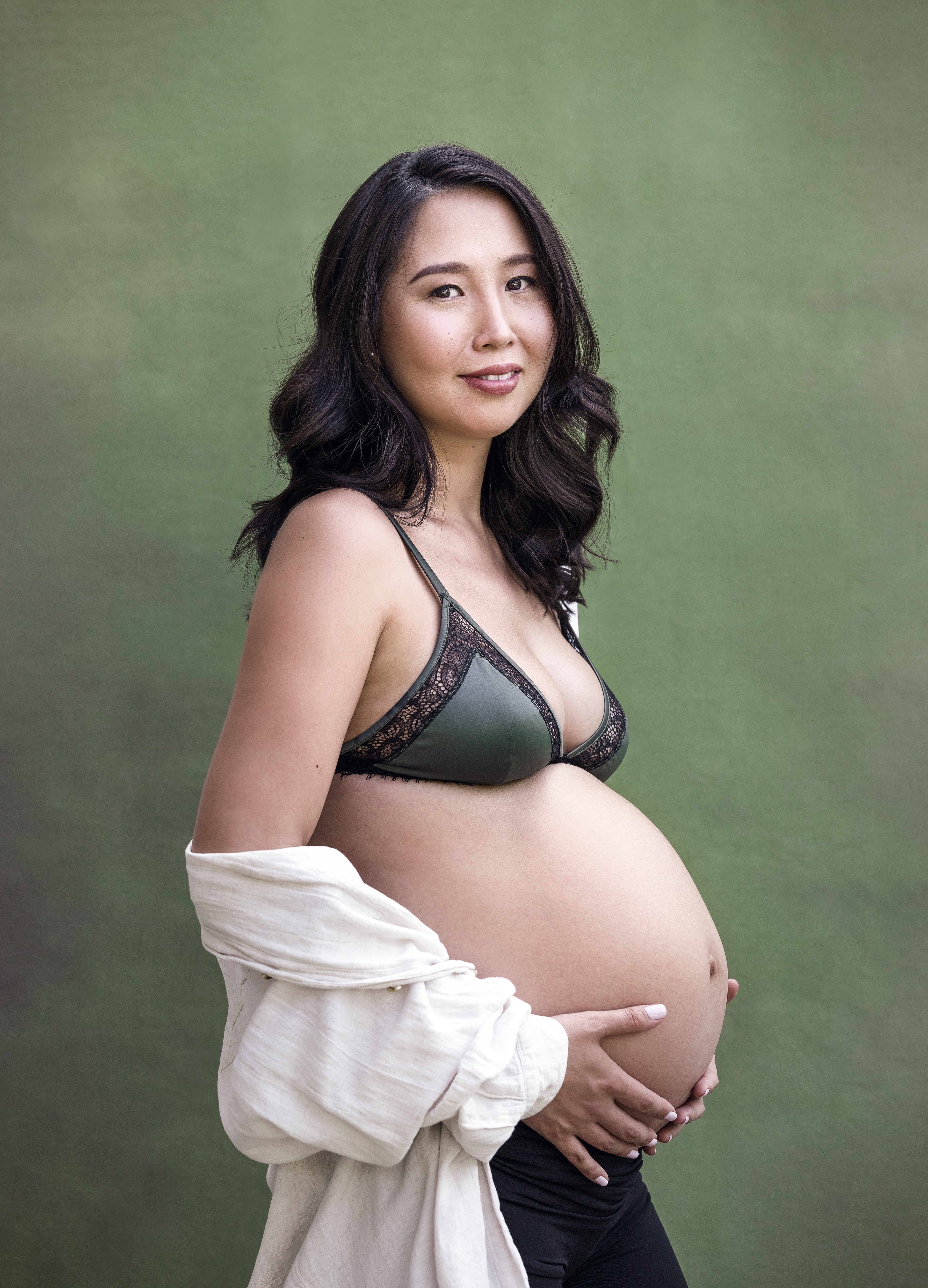 High quality maternity pregnancy portrait photography session in Phuket, Samui, Krabi, Phang Nga, Thailand by a professional photographer