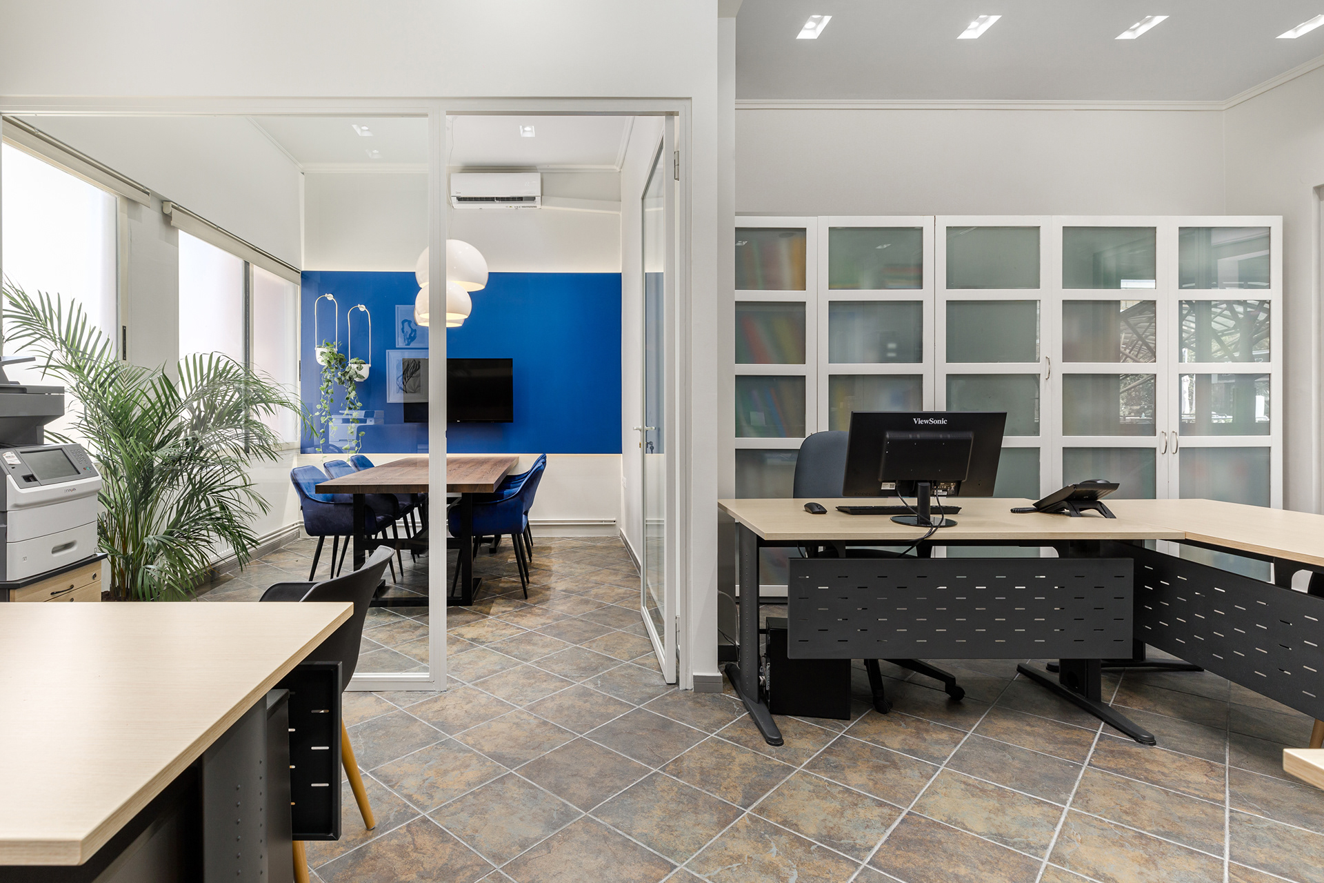 Square Design Interiors - ENGINEERING COMPANY OFFICES