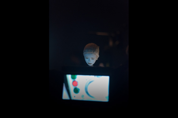 Puppet working on control station