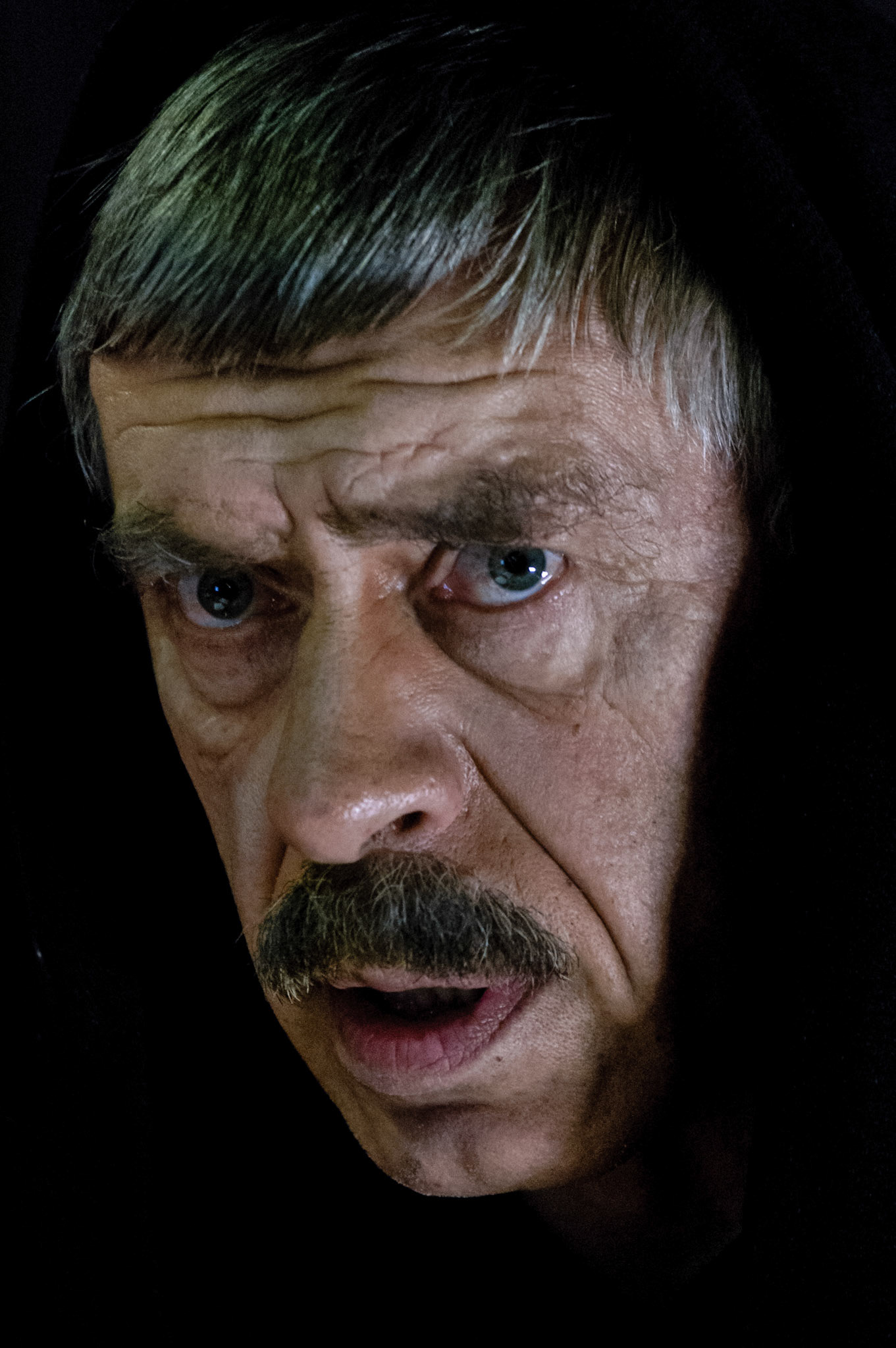 2006-08-22 Tadeusz Drzewiecki (ur. 8 października 1948 r. w Pruszkowie) - polski aktor filmowy i teatralny. W 1971 roku ukończył studia na PWST w Warszawie. W latach 1971-1973 pracował w Teatrze im. Wojciecha Bogusławskiego w Kaliszu. Przez pewien czas związany z Teatrem im. Aleksandra Fredry w Gnieźnie. Obecnie aktor Teatru Nowego w Poznaniu.