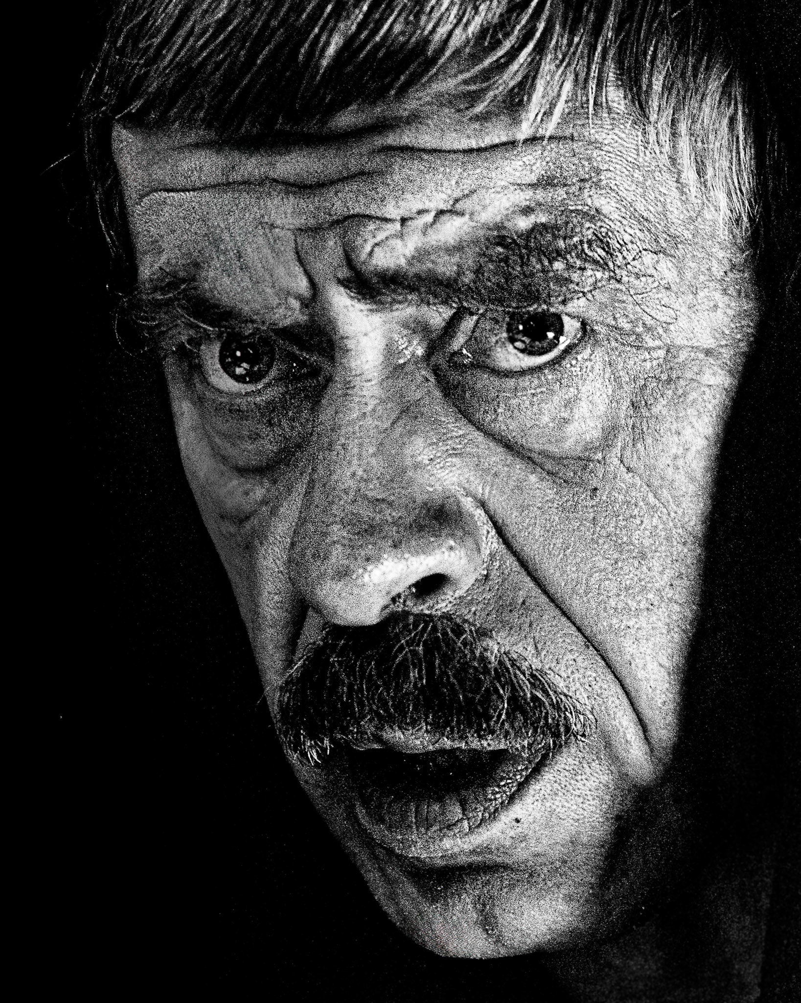 2006-08-22 Tadeusz Drzewiecki (ur. 8 października 1948 r. w Pruszkowie) - polski aktor filmowy i teatralny. W 1971 roku ukończył studia na PWST w Warszawie. W latach 1971-1973 pracował w Teatrze im. Wojciecha Bogusławskiego w Kaliszu. Przez pewien czas związany z Teatrem im. Aleksandra Fredry w Gnieźnie. Obecnie aktor Teatru Nowego w Poznaniu.