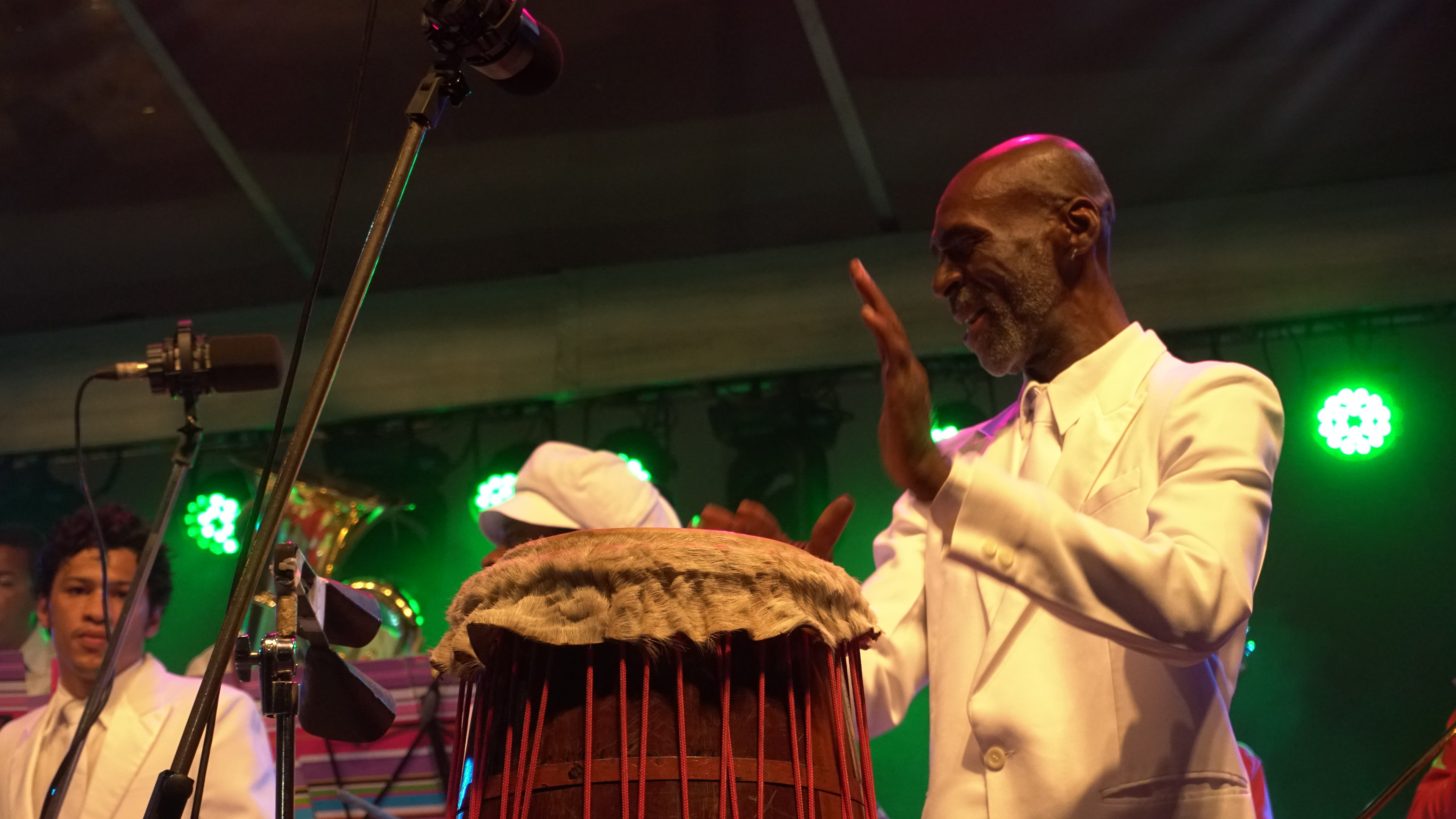 Gabi Guedes - Percussionista 