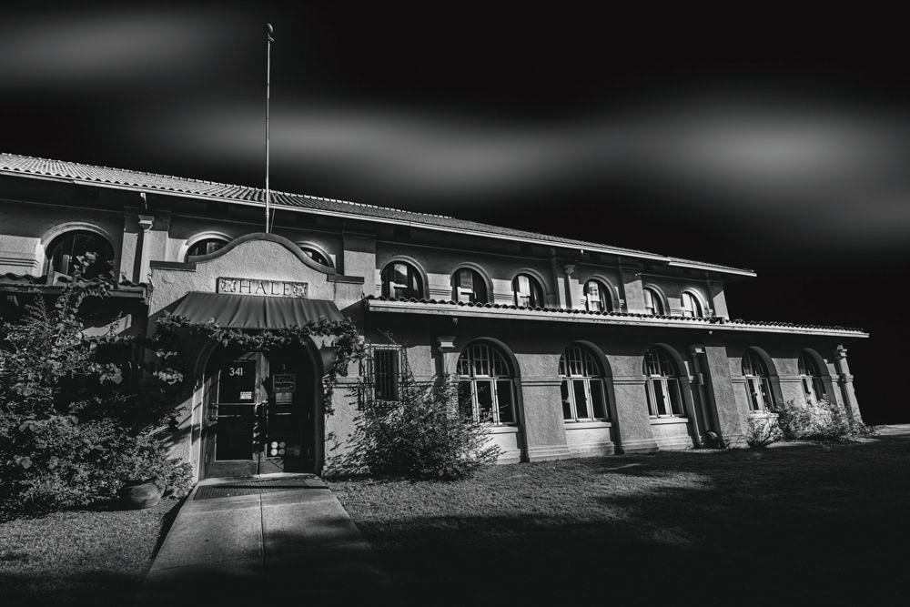 Hotel Hale (née Hale Bathhouse)