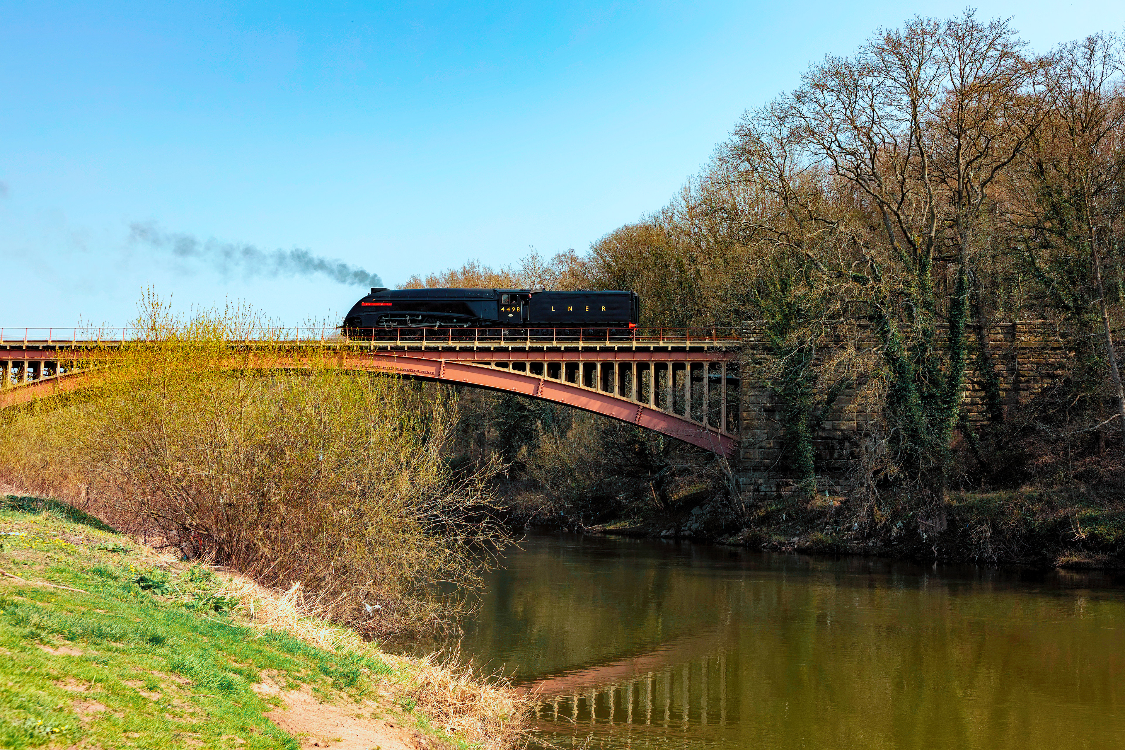Sir Nigel Gresley on Victoria Bridge, SVR