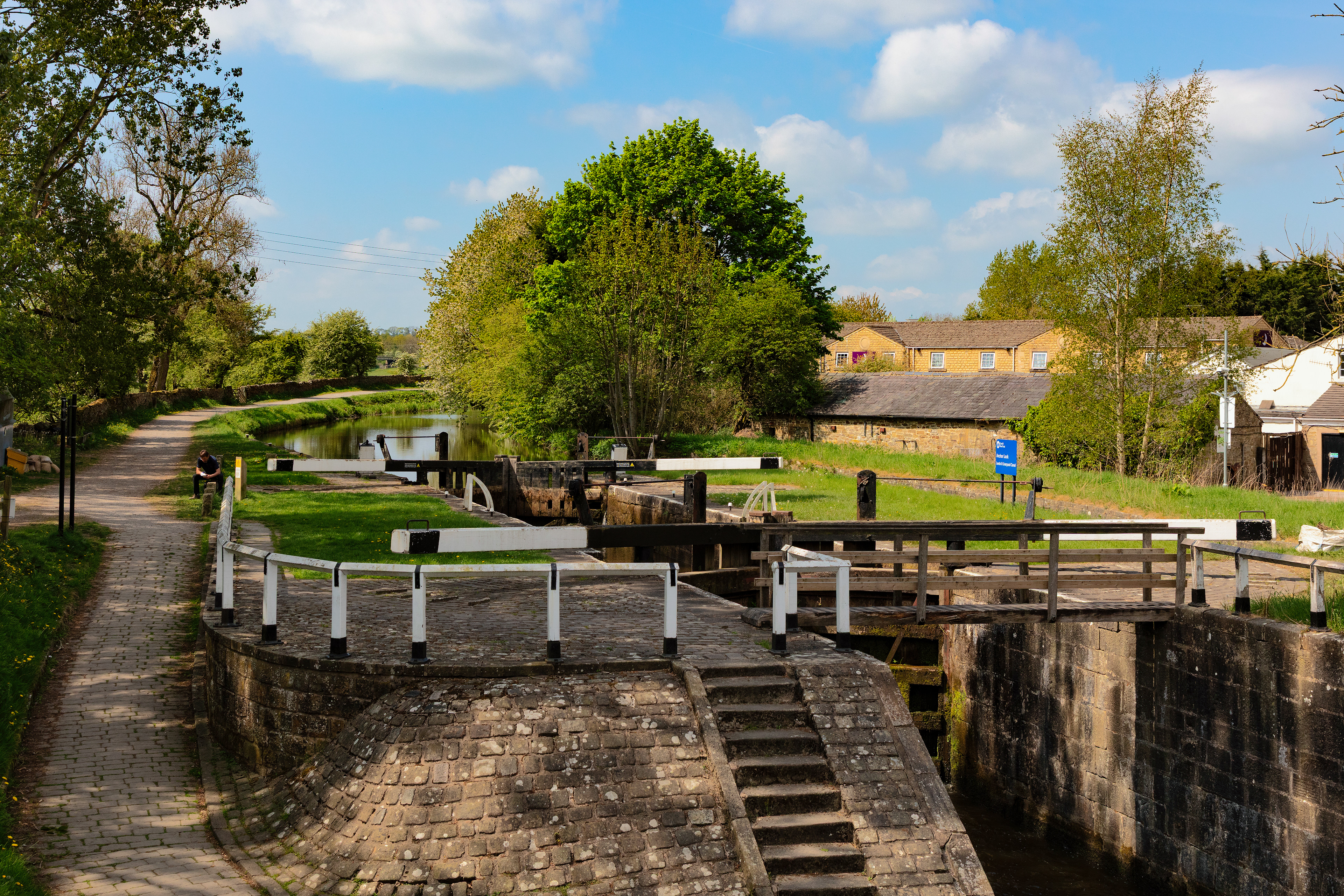 Leeds & Liverpool canal, Gargrave - 9561