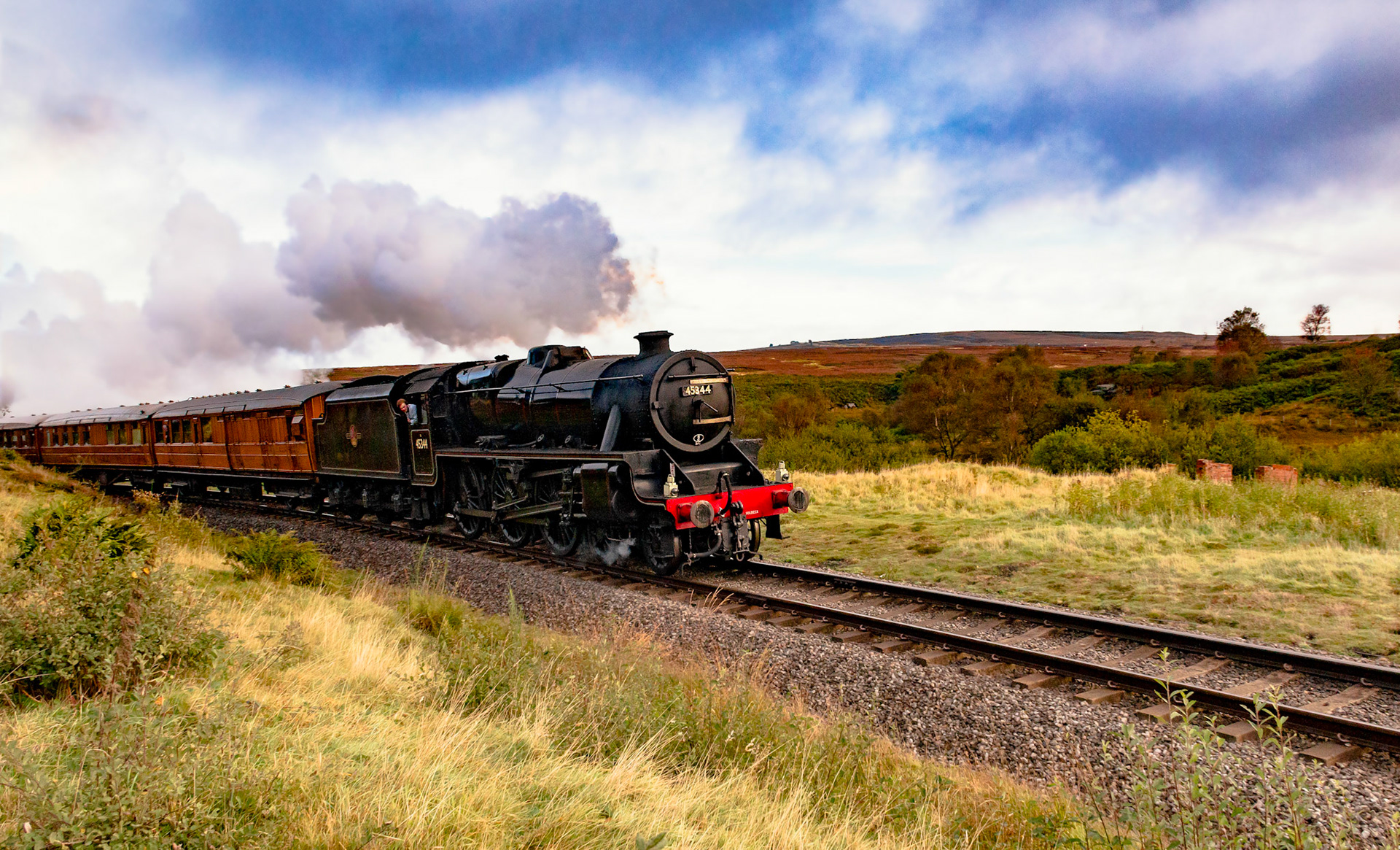 Black 5 crossing the moor at Ellerbeck on the NYMR