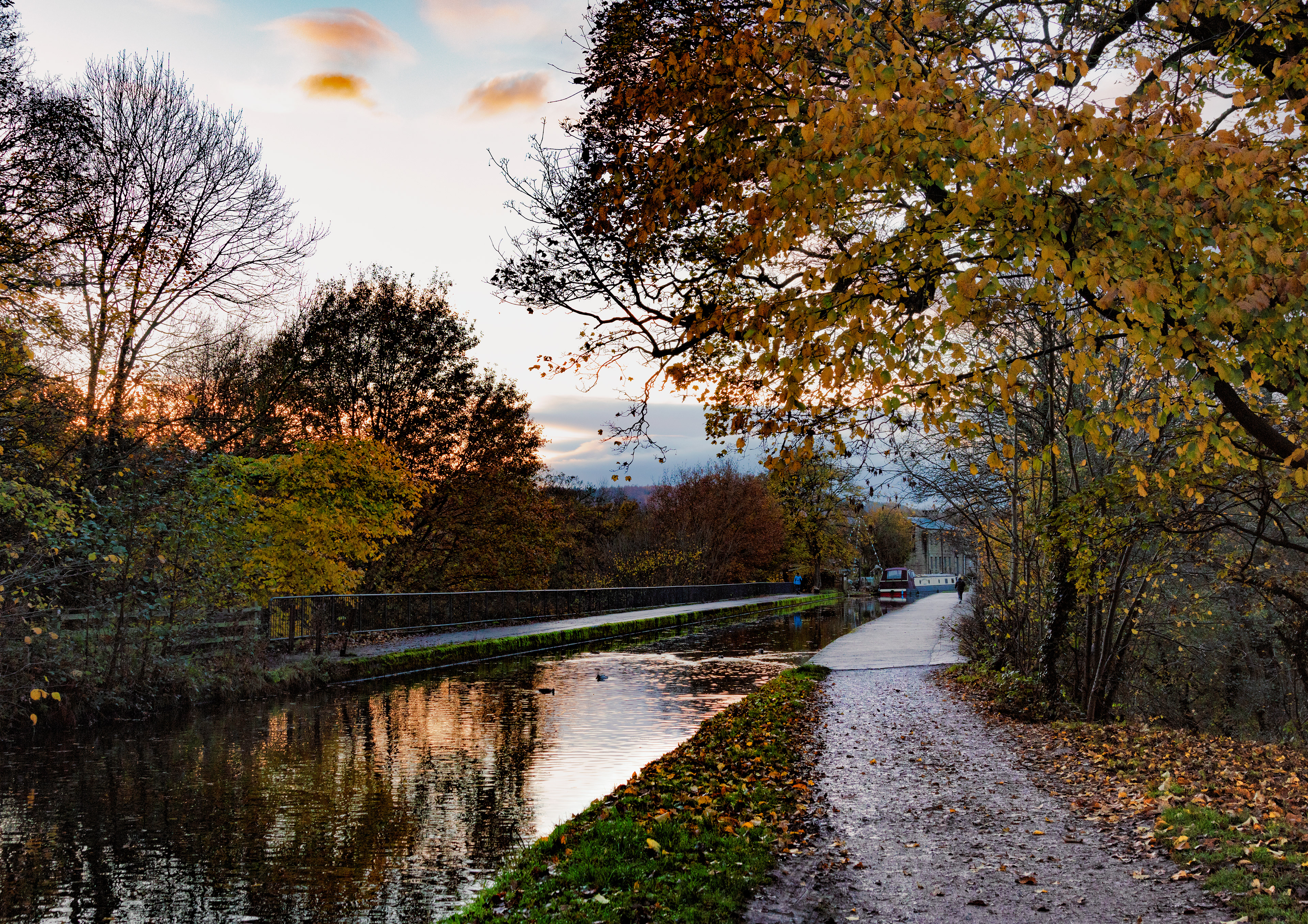 Leeds & Liverpool canal - Dowley Gap aquaduct