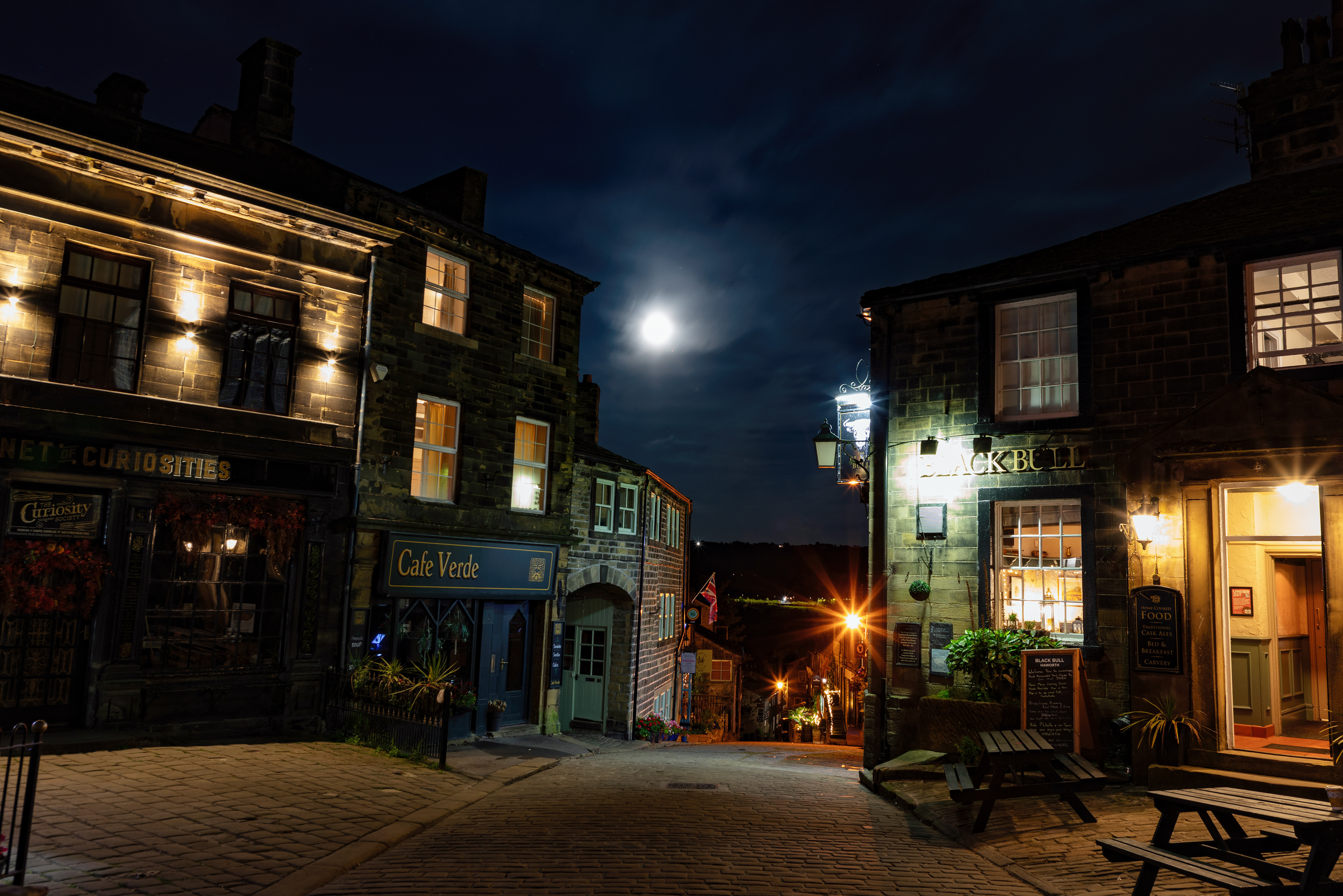 Blue Moon, Haworth - 9546