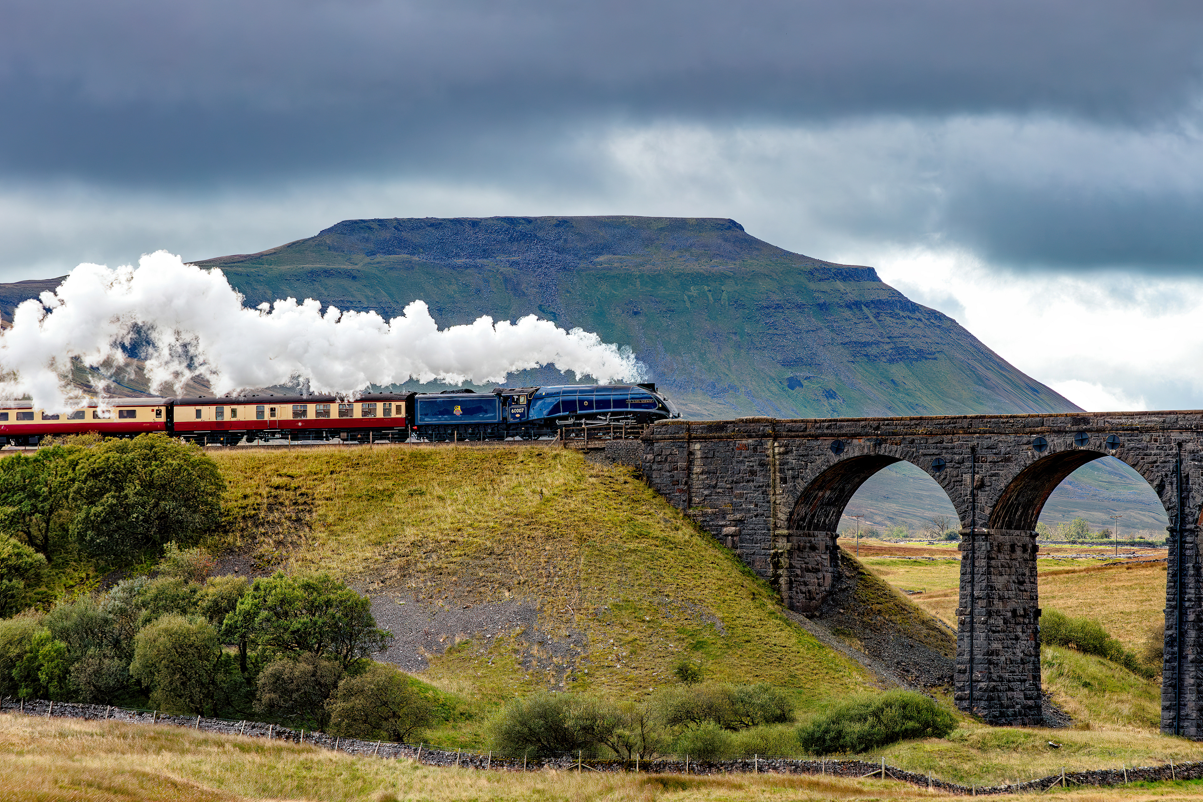 SNG approaching Ribblehead viaduct 11/09/24 - 6172