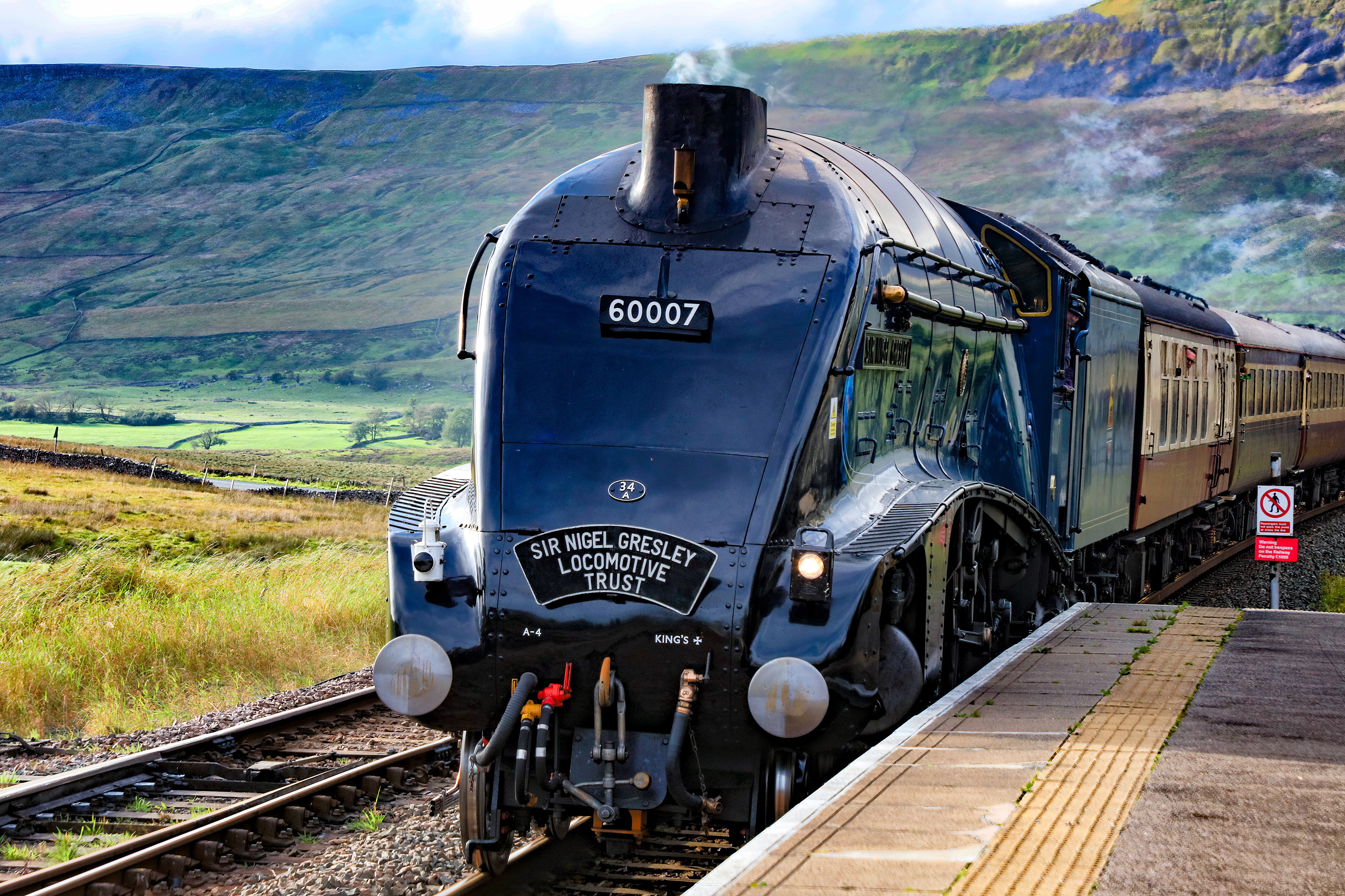 SNG at Ribblehead - 9782