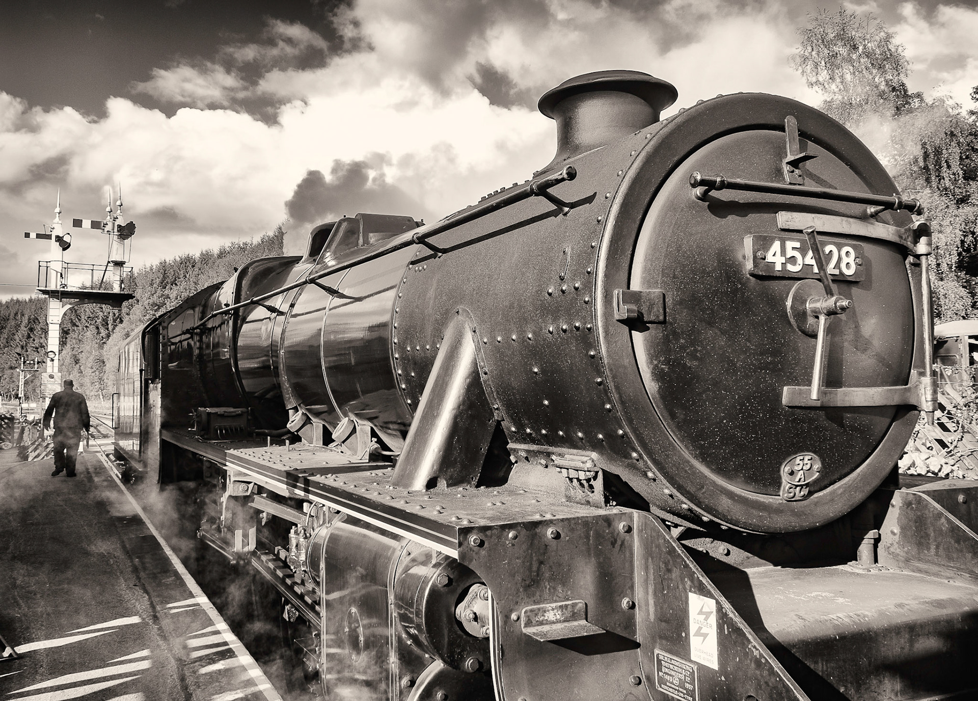 Mono - Black 5 at Levisham