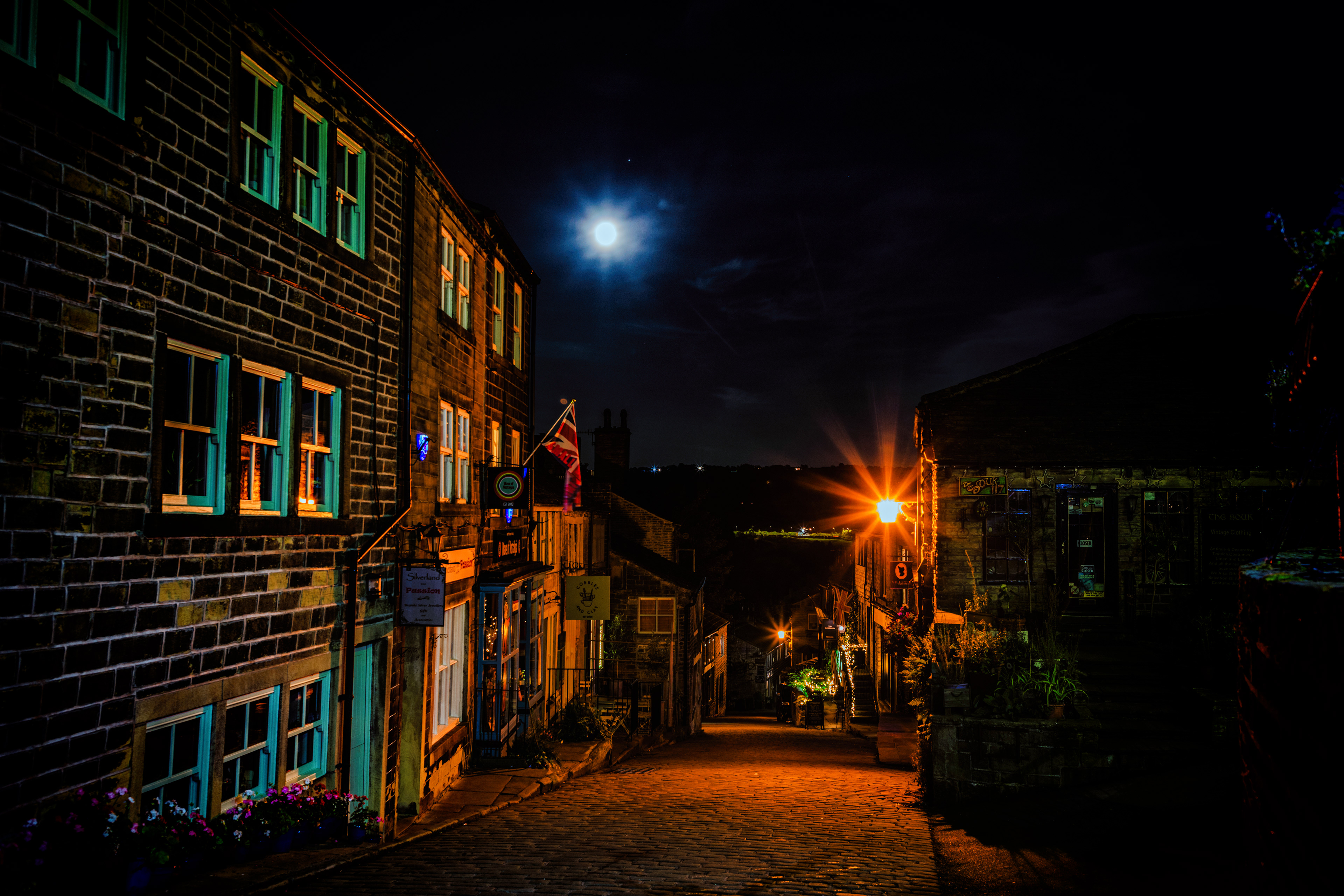 Blue Moon, Haworth - 9541