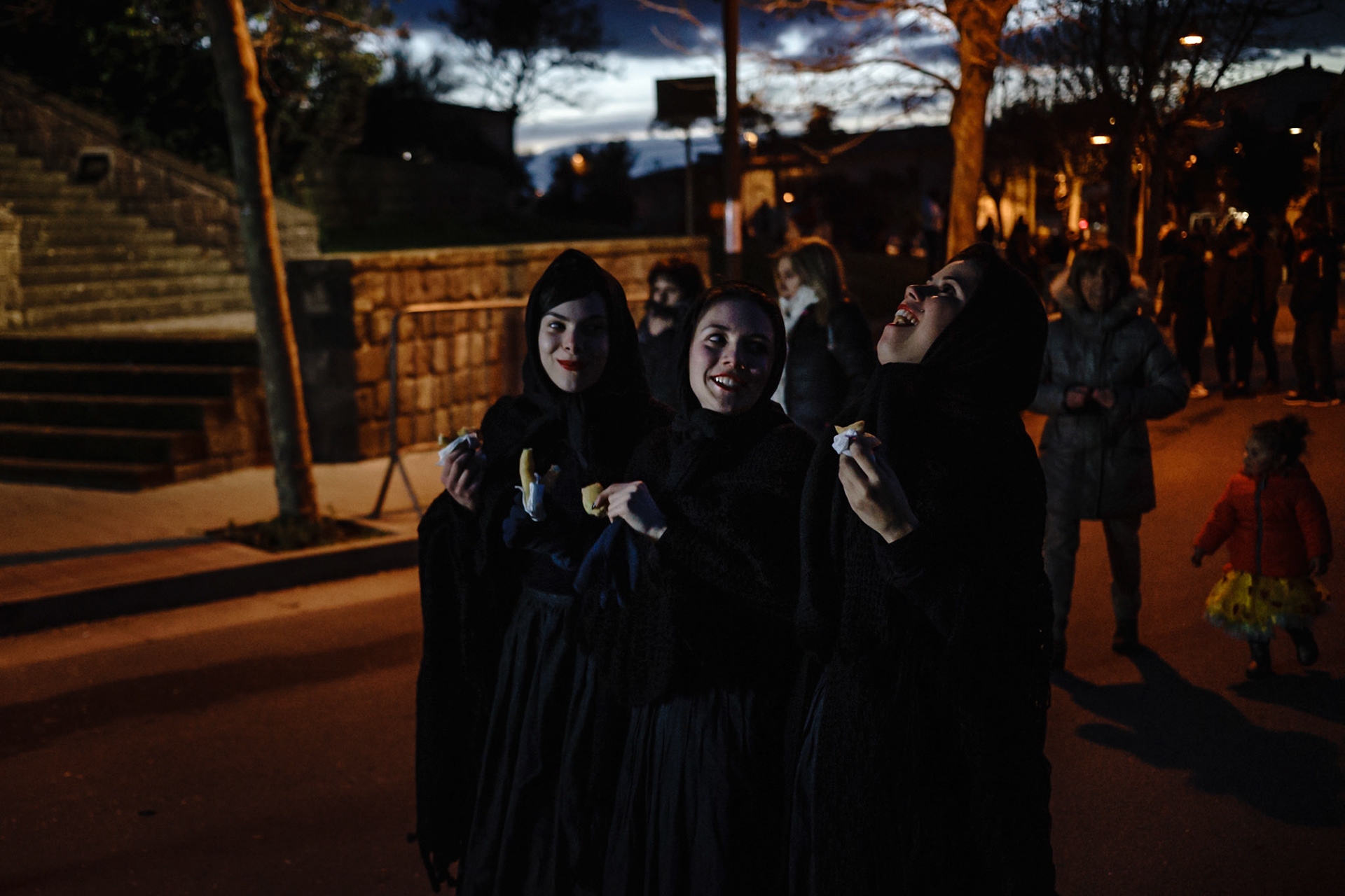Ottana (Nu) - febbraio 2018ragazze sfilano con la veste tipicaOttana (Nu) - February 2018girls parading with the typical dress