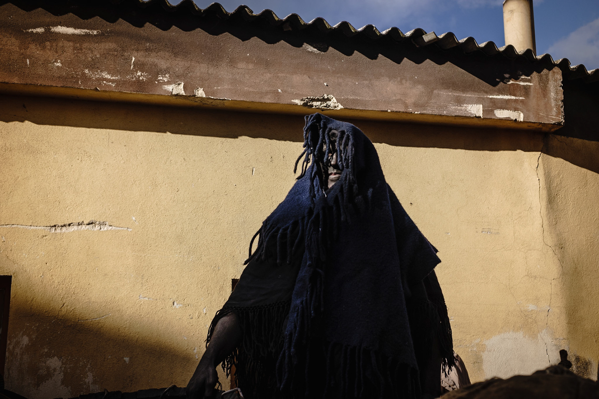 Lula (Nu) - febbraio 2018.Battileddos Gattias, uomini travestiti davedove.Lula (Nu) - February 2018.Battileddos Gattias, men disguised aswidows.