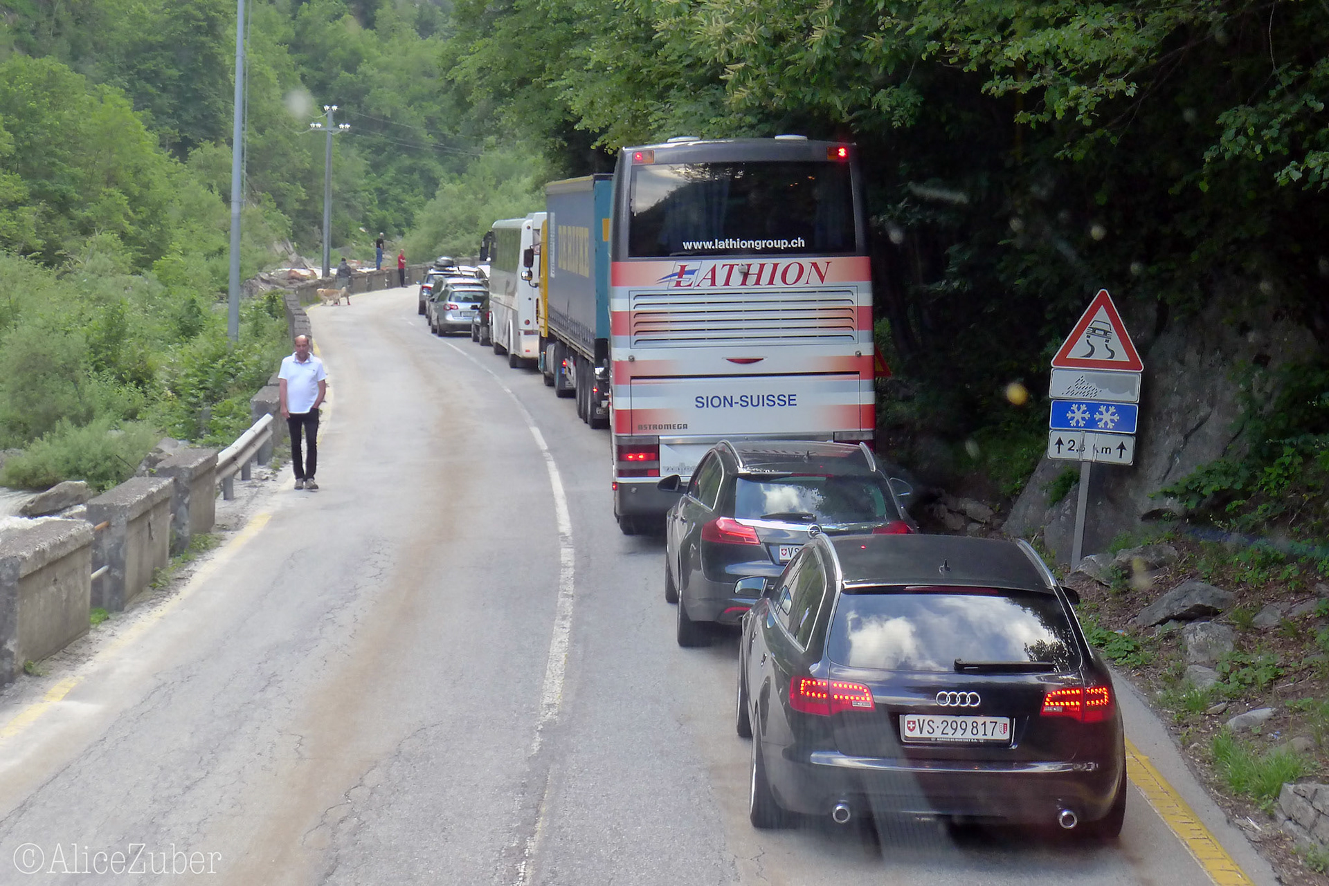 Bouchon sur la route du Simplon