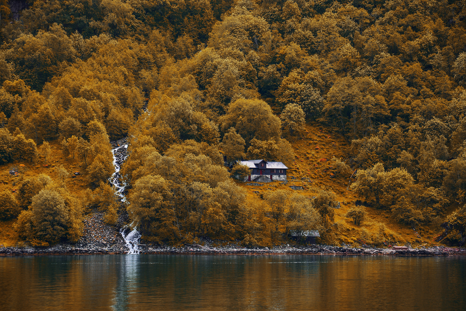 Wasserfall im Geirangerfjord