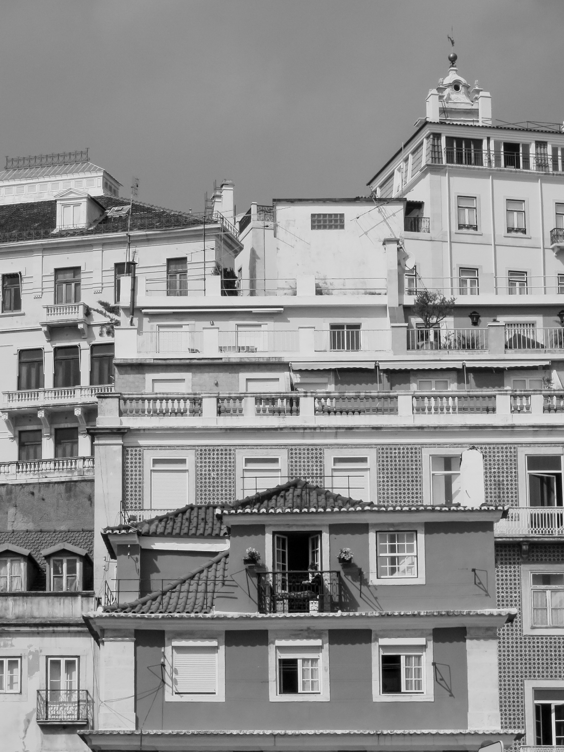 Balcony Break | (Lisbon, Portugal)