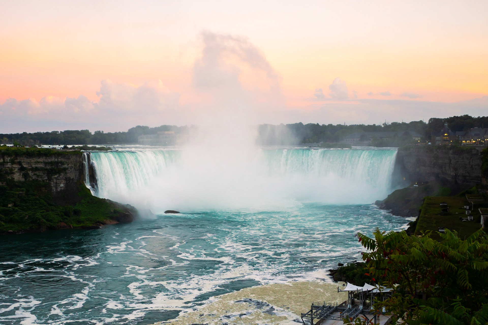 Sunset at the Falls | (Horseshoe Falls)