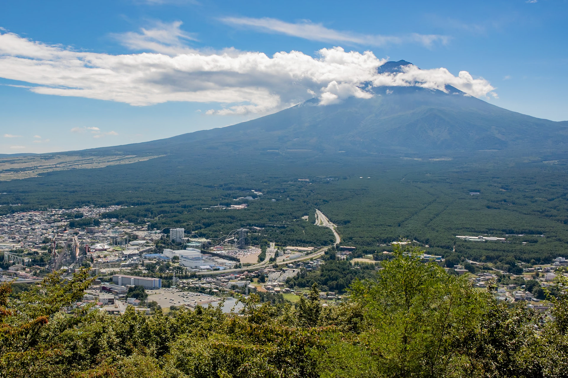 Reach For The Sky | (Mt. Fuji Panoramic Ropeway)