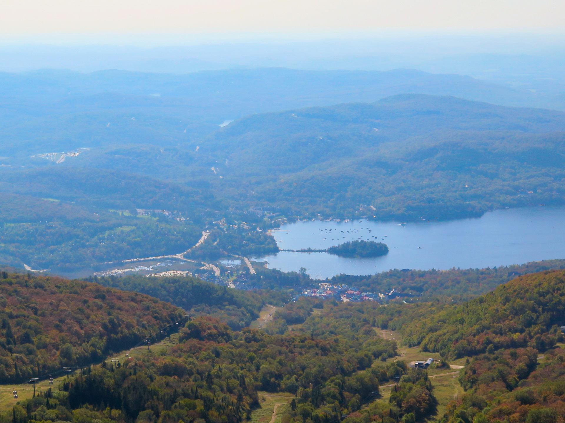 Lake Tremblant | (Mont Tremblant, Canada)