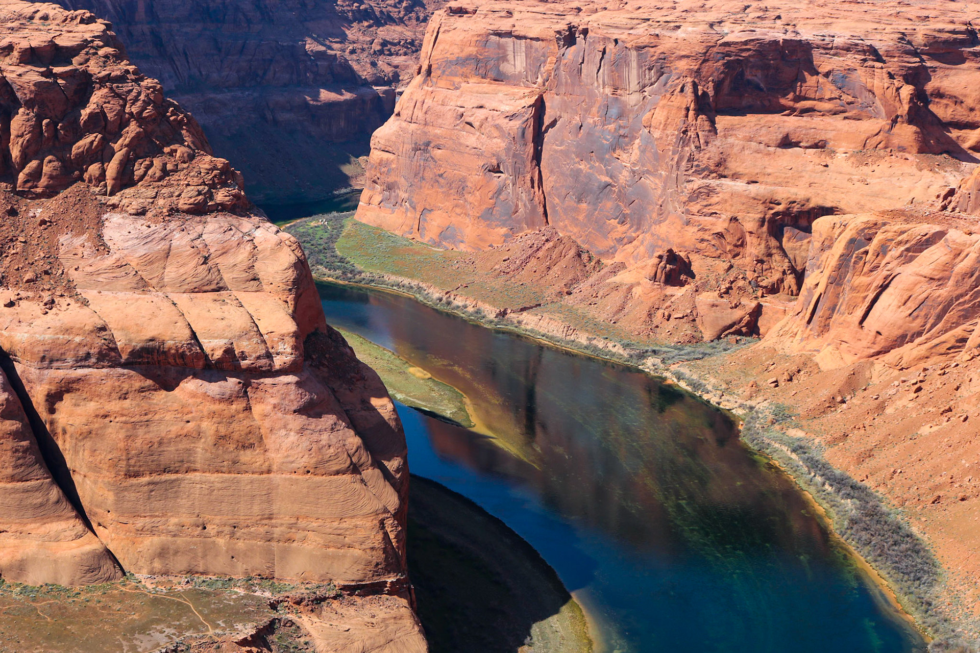 Cutting Through | (Horseshoe Bend)