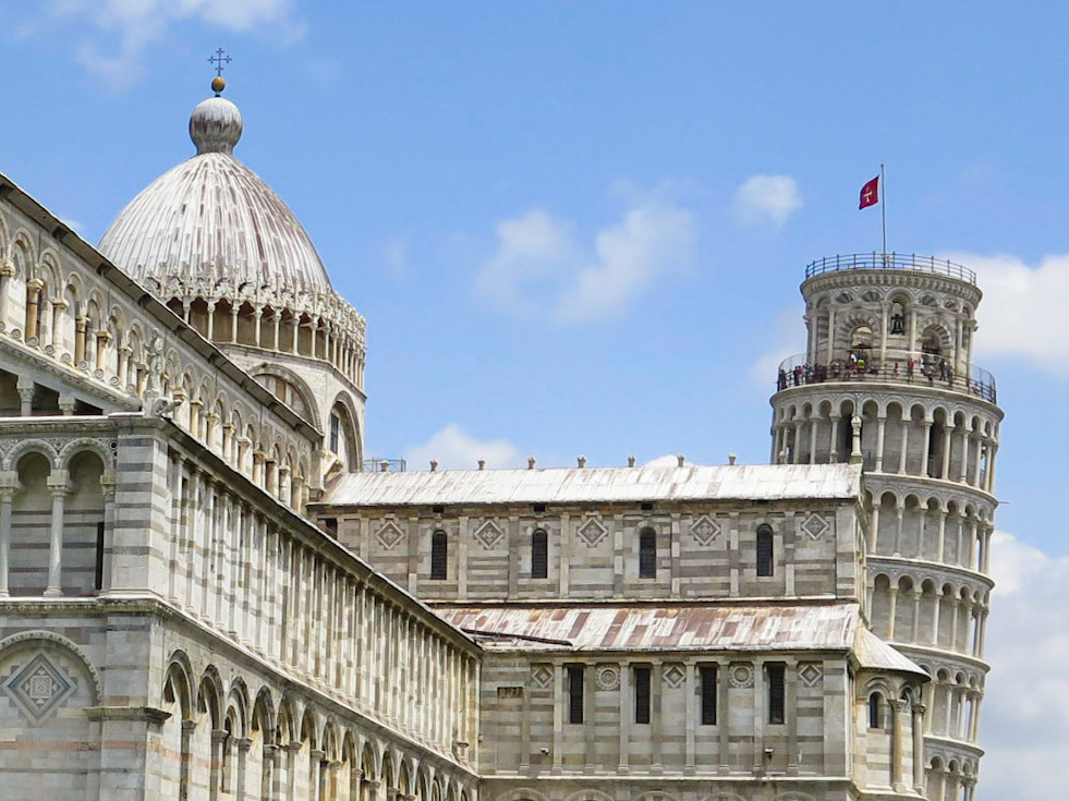 Leaning | (Pisa)
