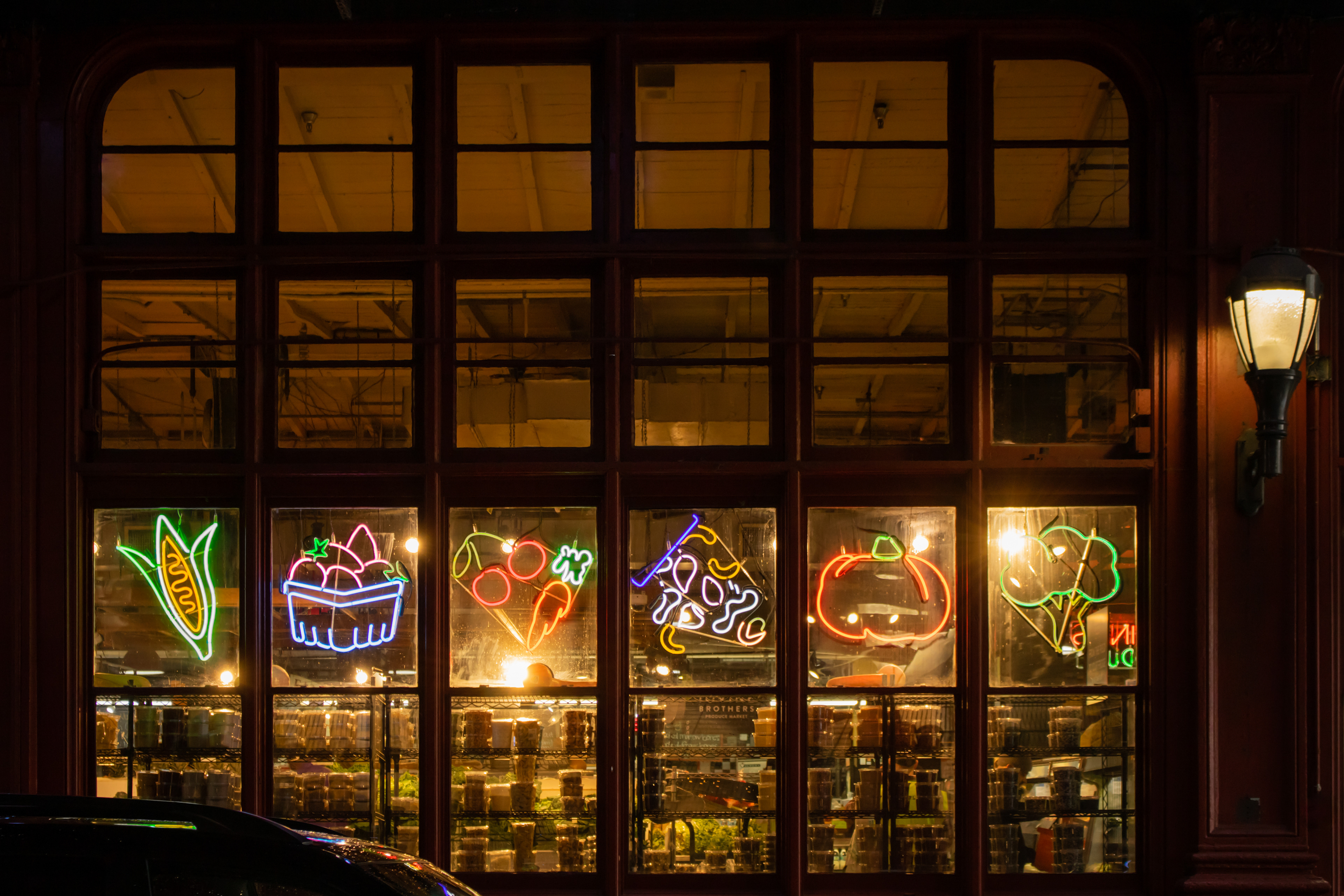 Neon Produce | (Philadelphia, USA)