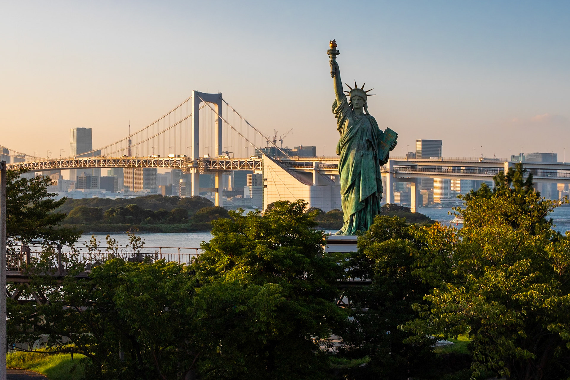 New Yorkyo | (Statue of Liberty)