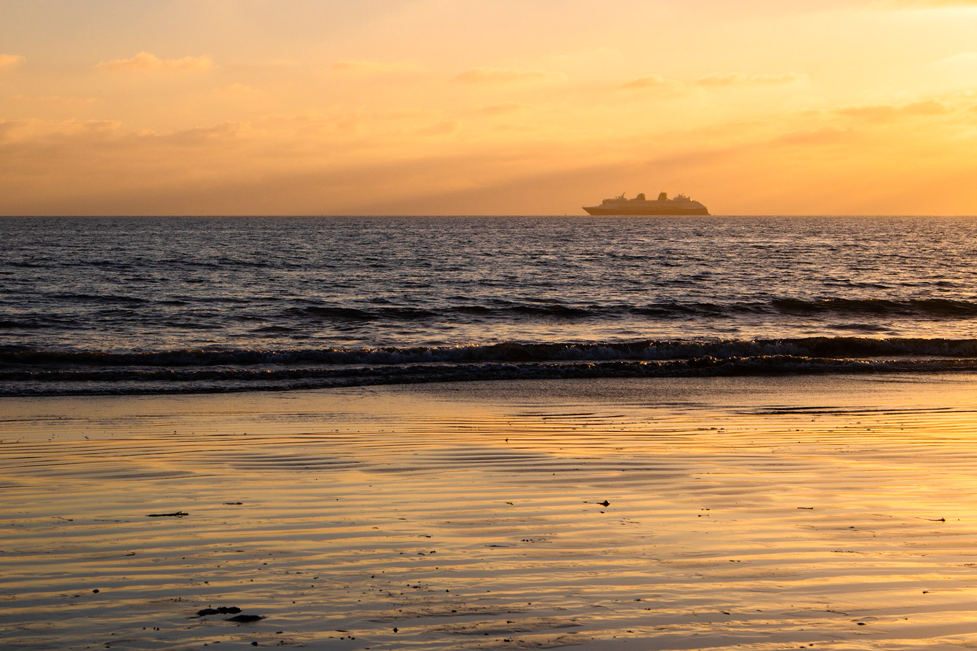 Cruising by Coronado |  (Coronado Beach)