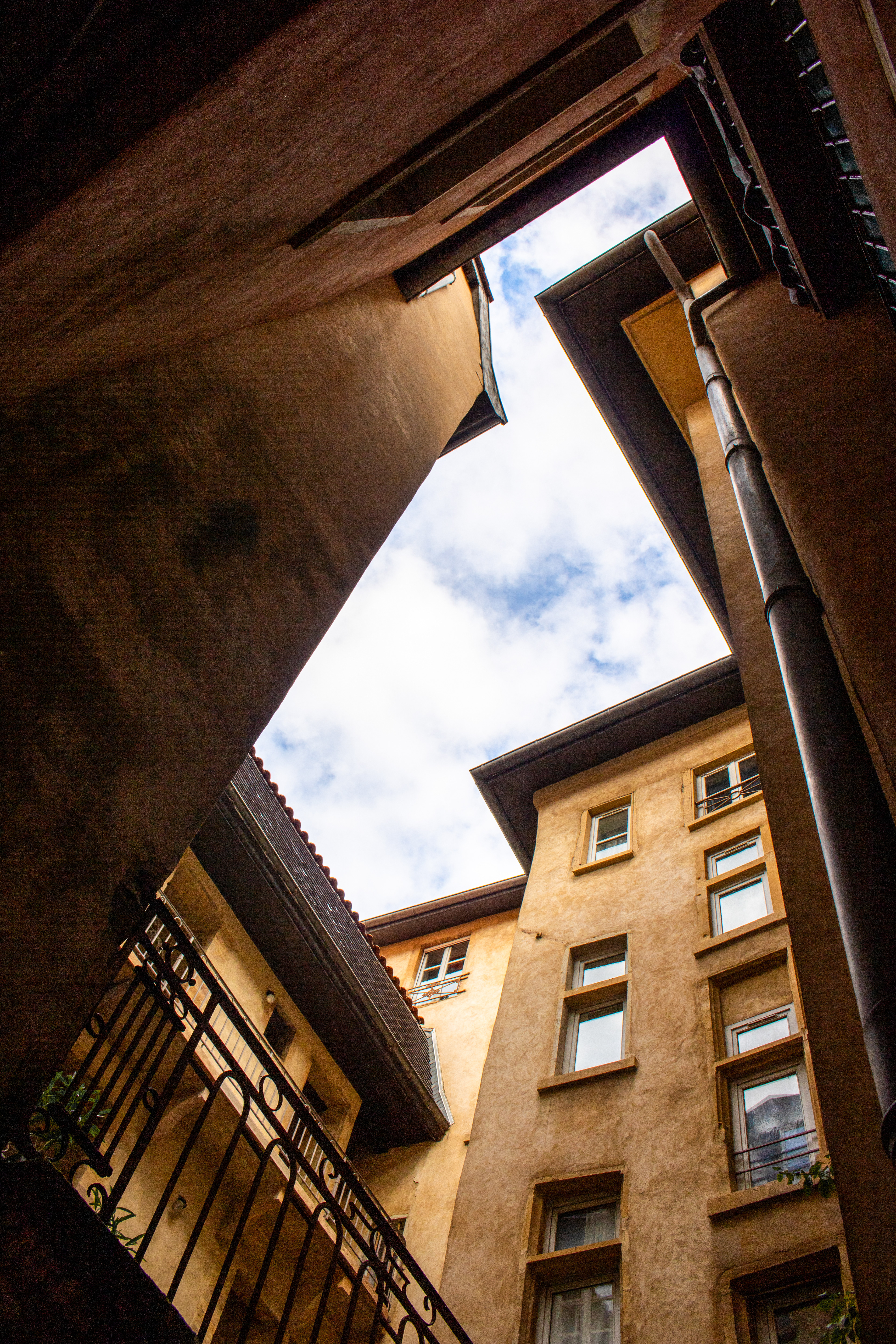 10-Sided | (Lyon, France)