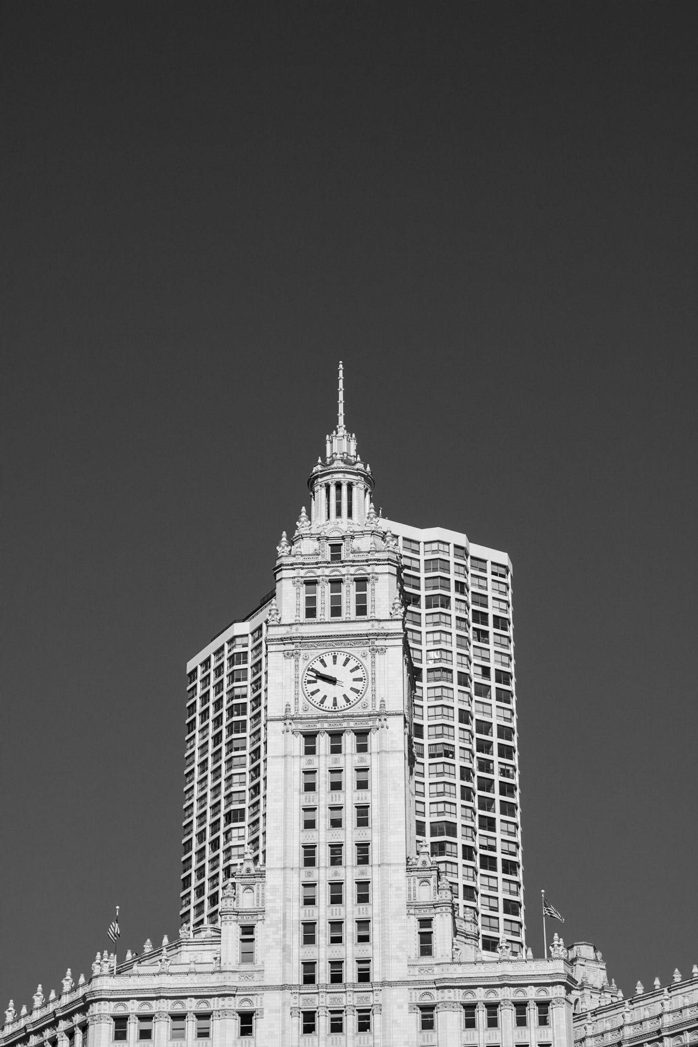 9:47 | (Wrigley Building)