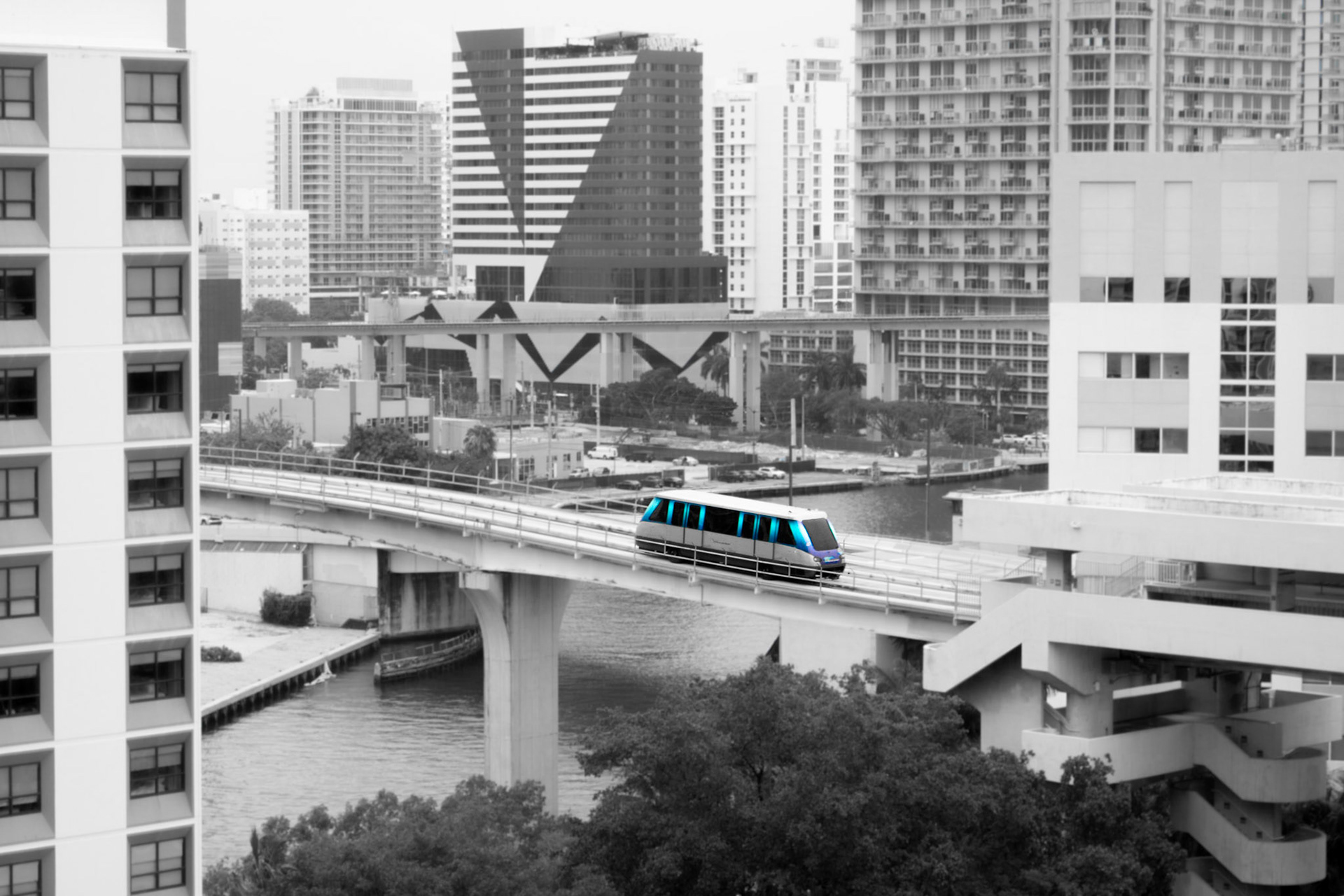 Zooming | (Metro Mover)