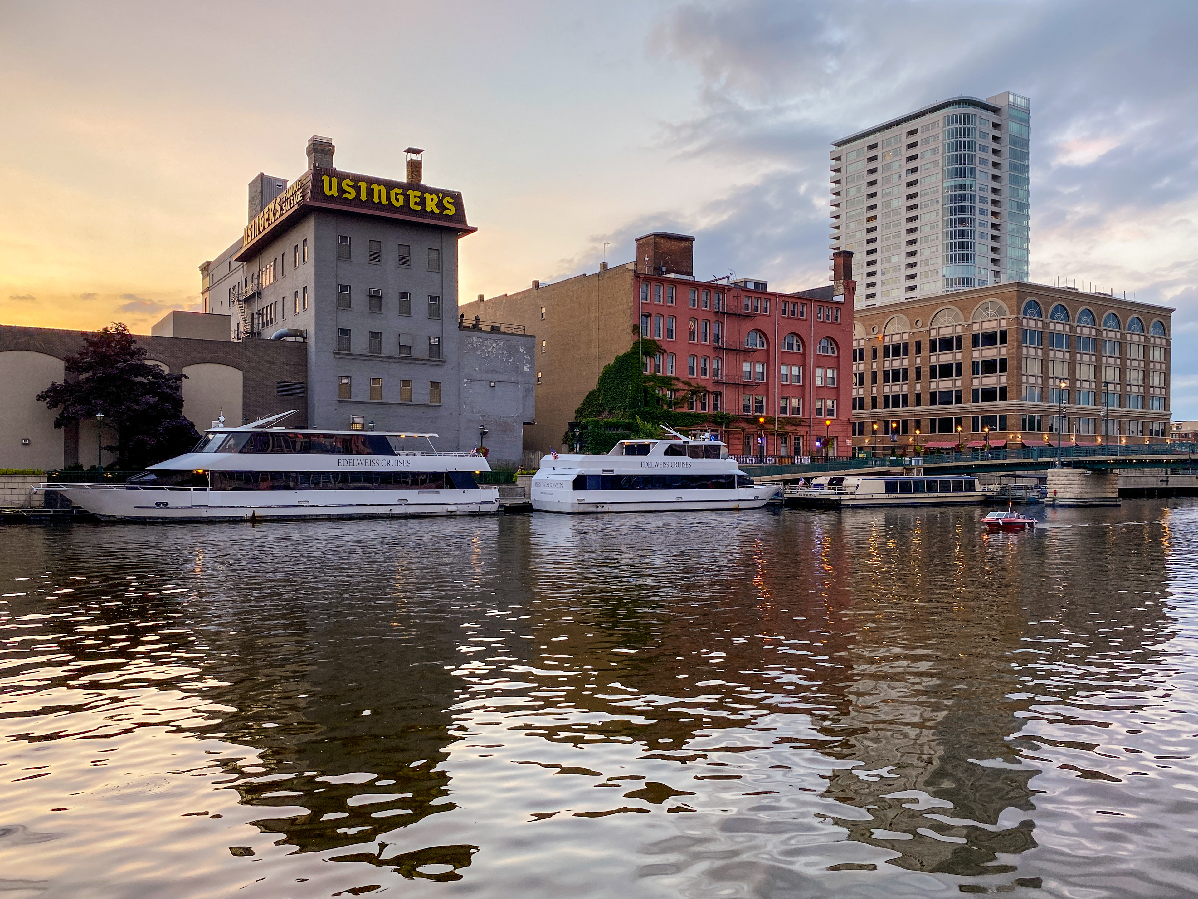 The Link Maker | (Milwaukee, USA)