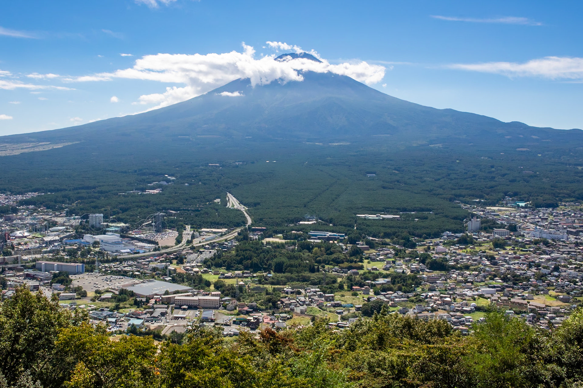 Cloud Kiss | (Mt. Fuji Panoramic Ropeway)
