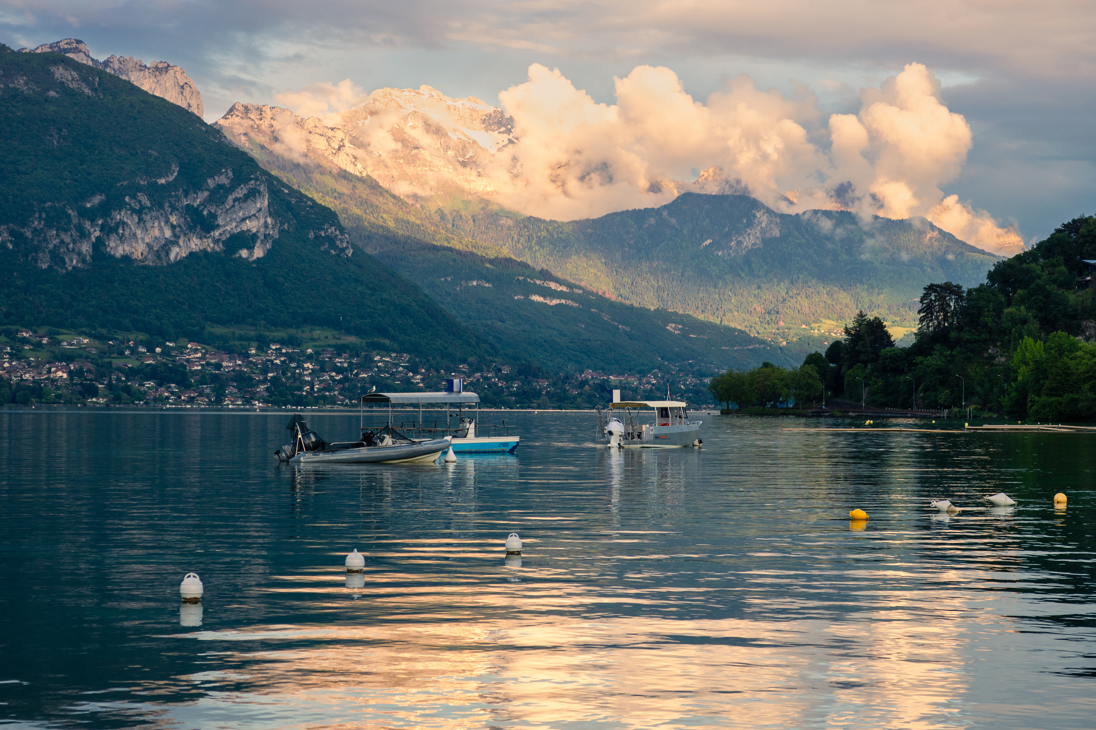 Bonne Nuit, Annecy | (Plage des Marquisats)