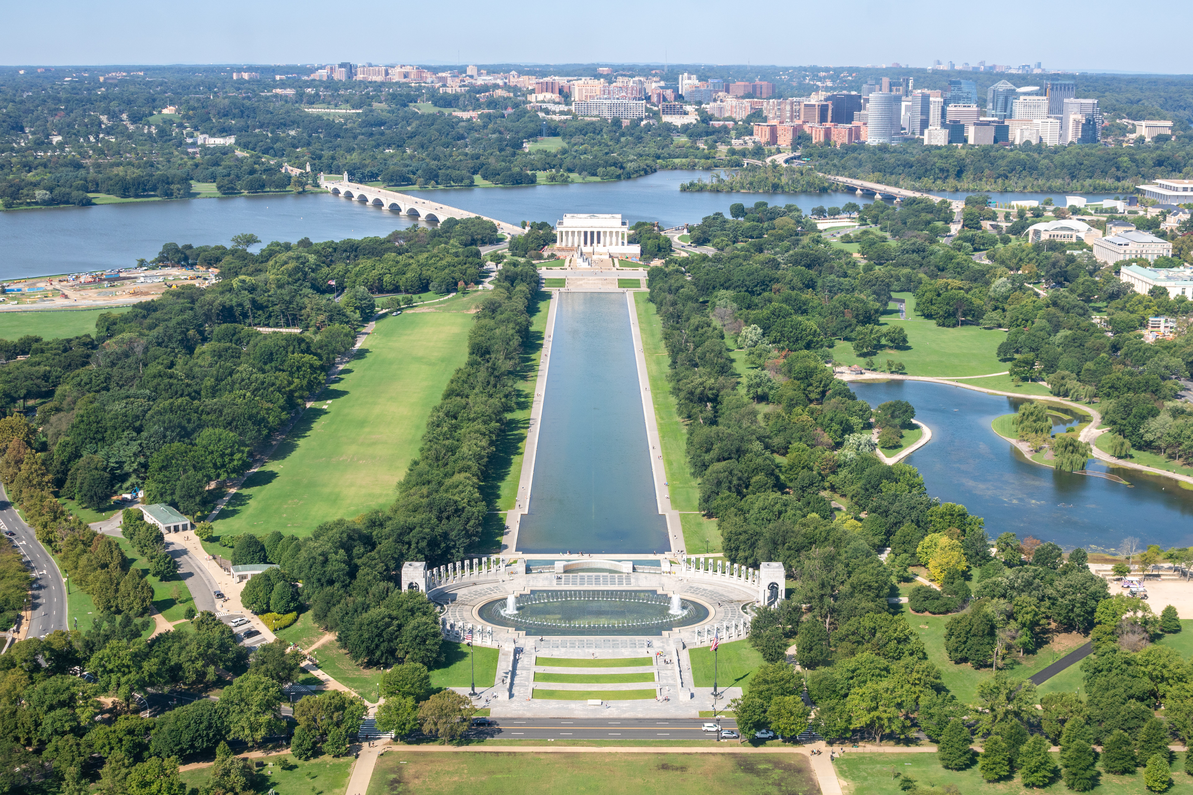 Y | (Lincoln Memorial)