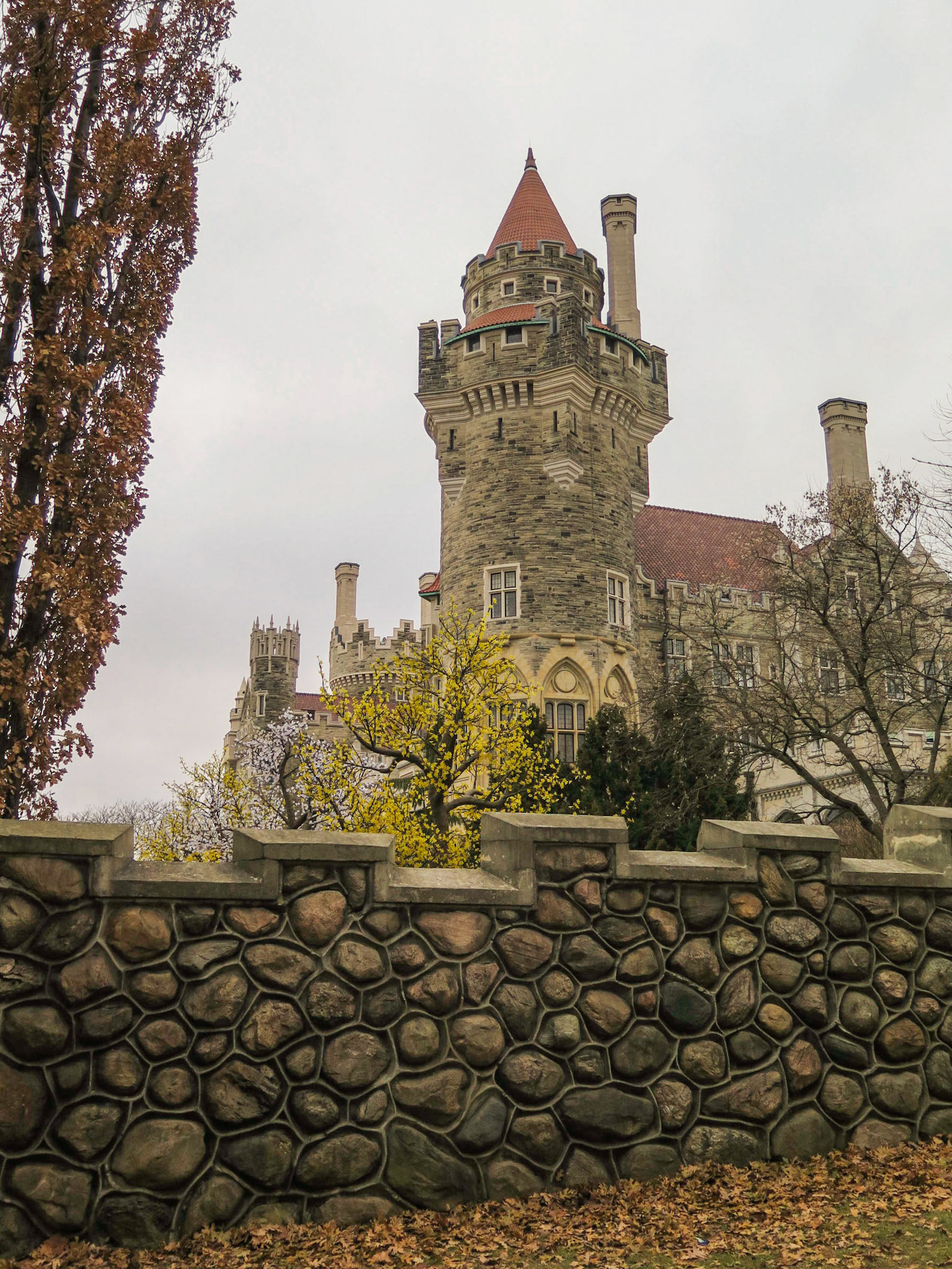 Majestic | (Casa Loma)