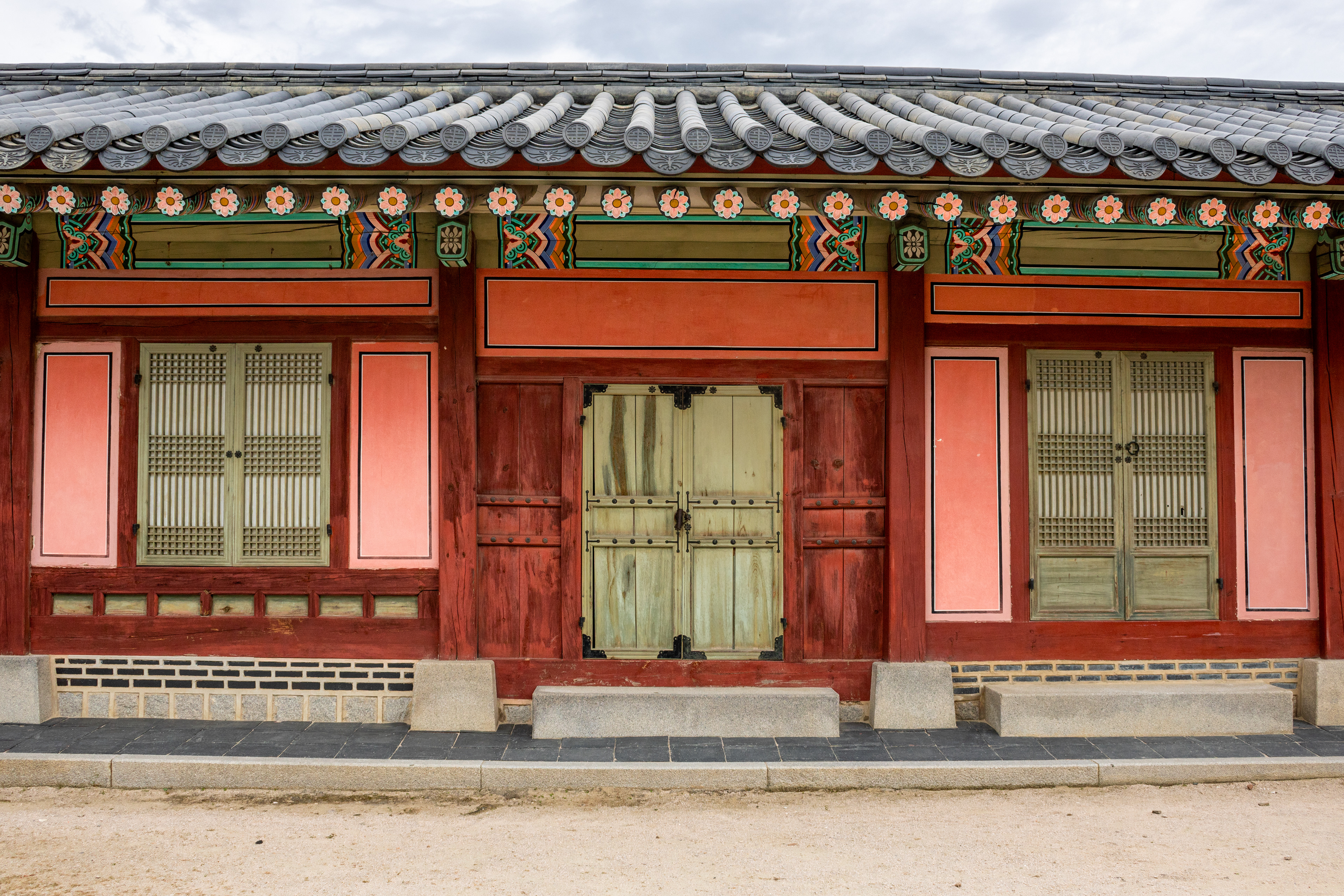 Shutters | (Gyeongbokgung Palace)