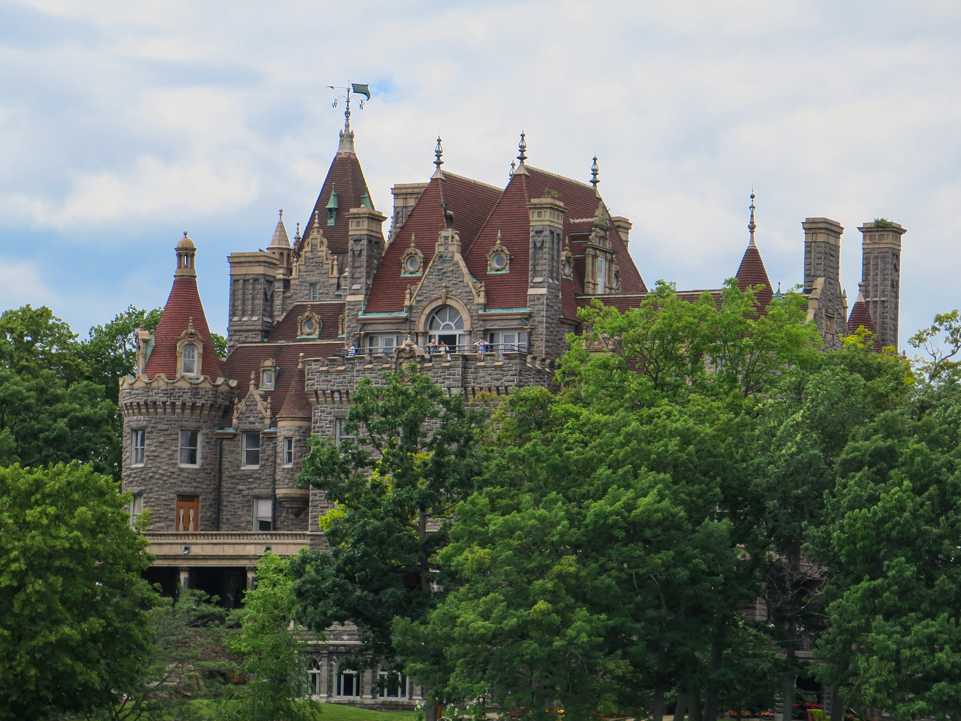 Fit For Royalty | (Thousand Islands, USA)