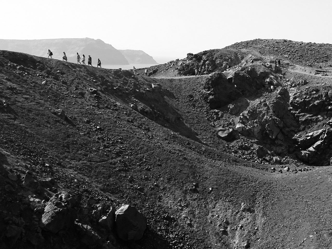 Trekkers | (Nea Kameni)