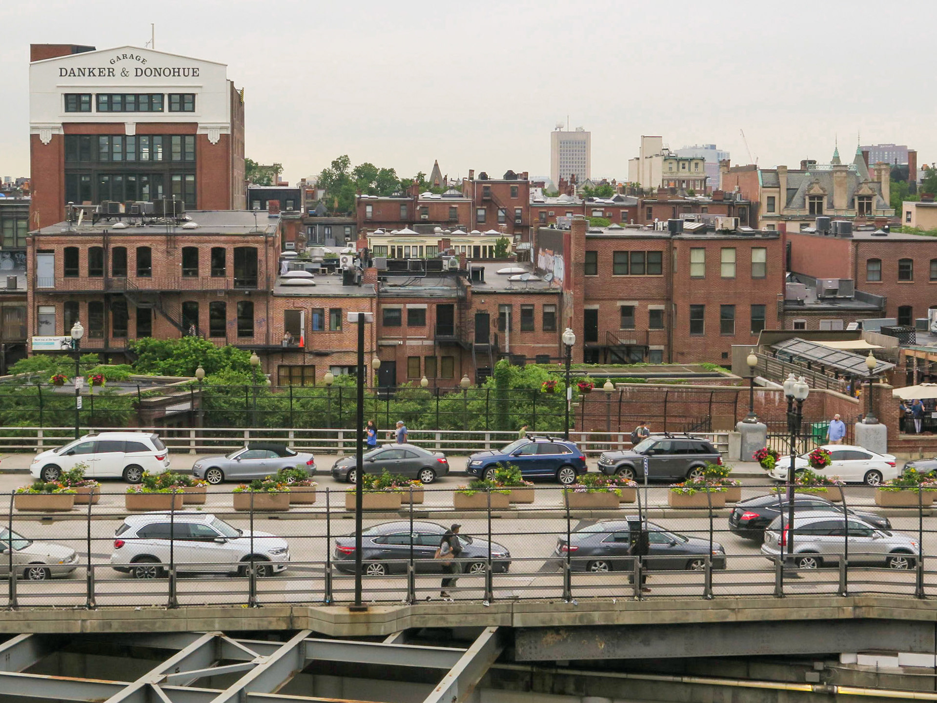 Car Queue | (Commonwealth Avenue)