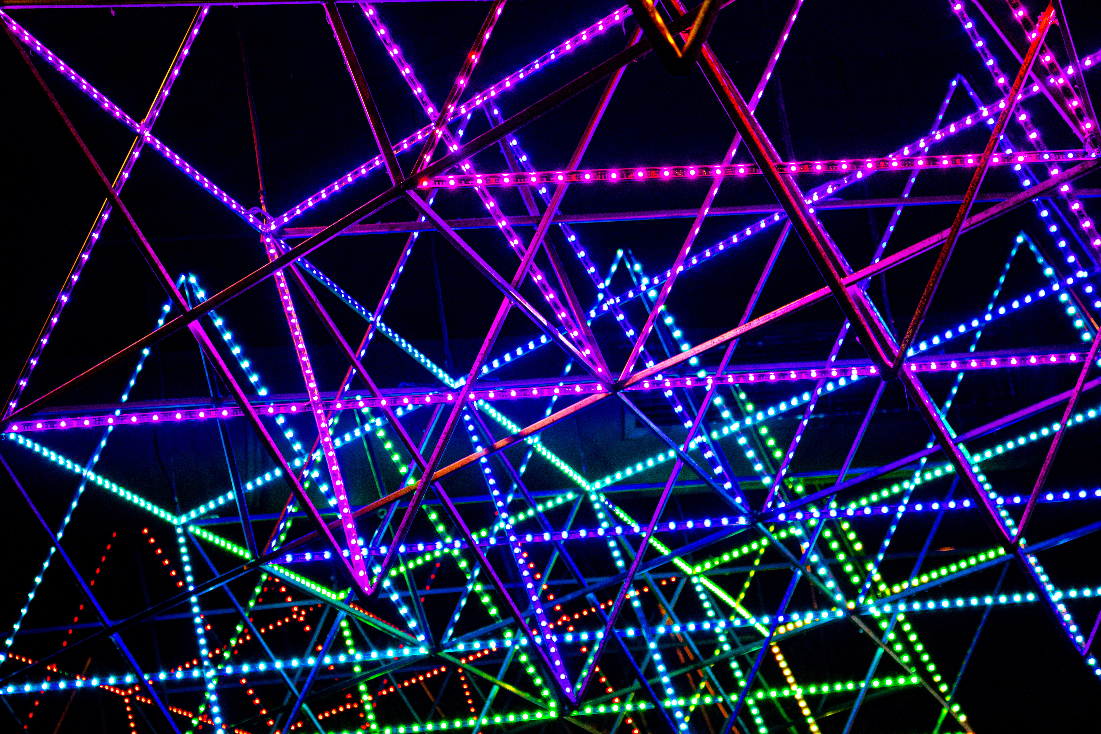 Wired | (Raketa Rakia Bar)