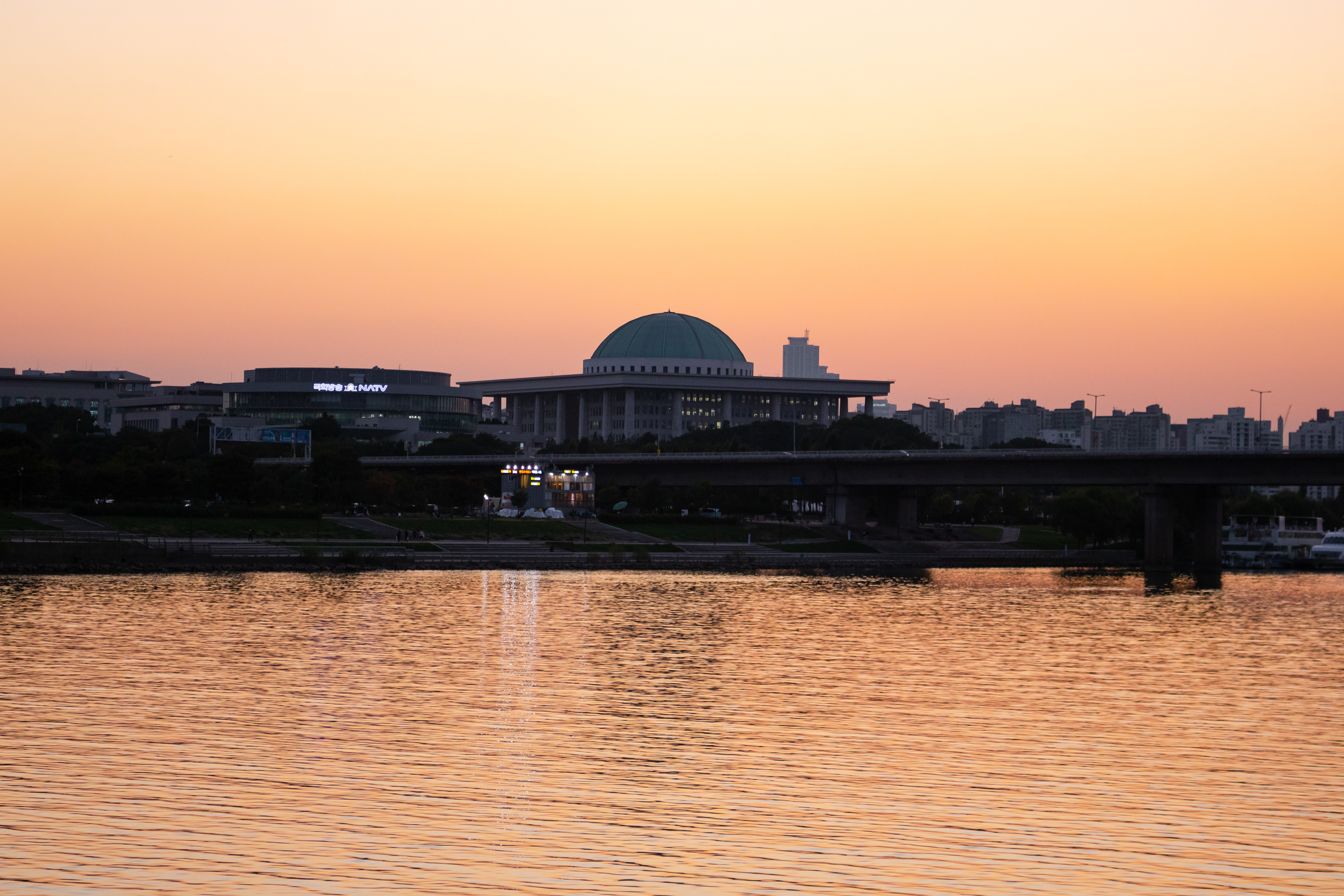 The Glow | (Han River)