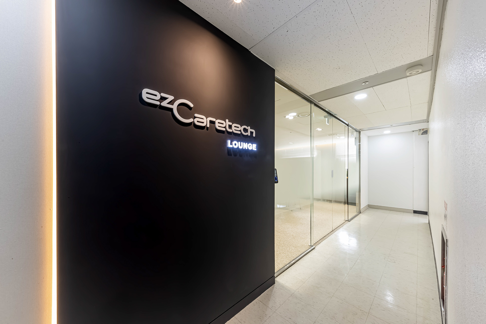 ezcaretech 1