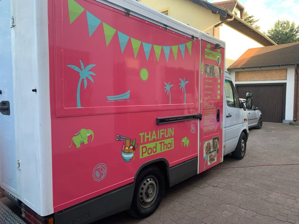 Wrapping a food truck with Thai food