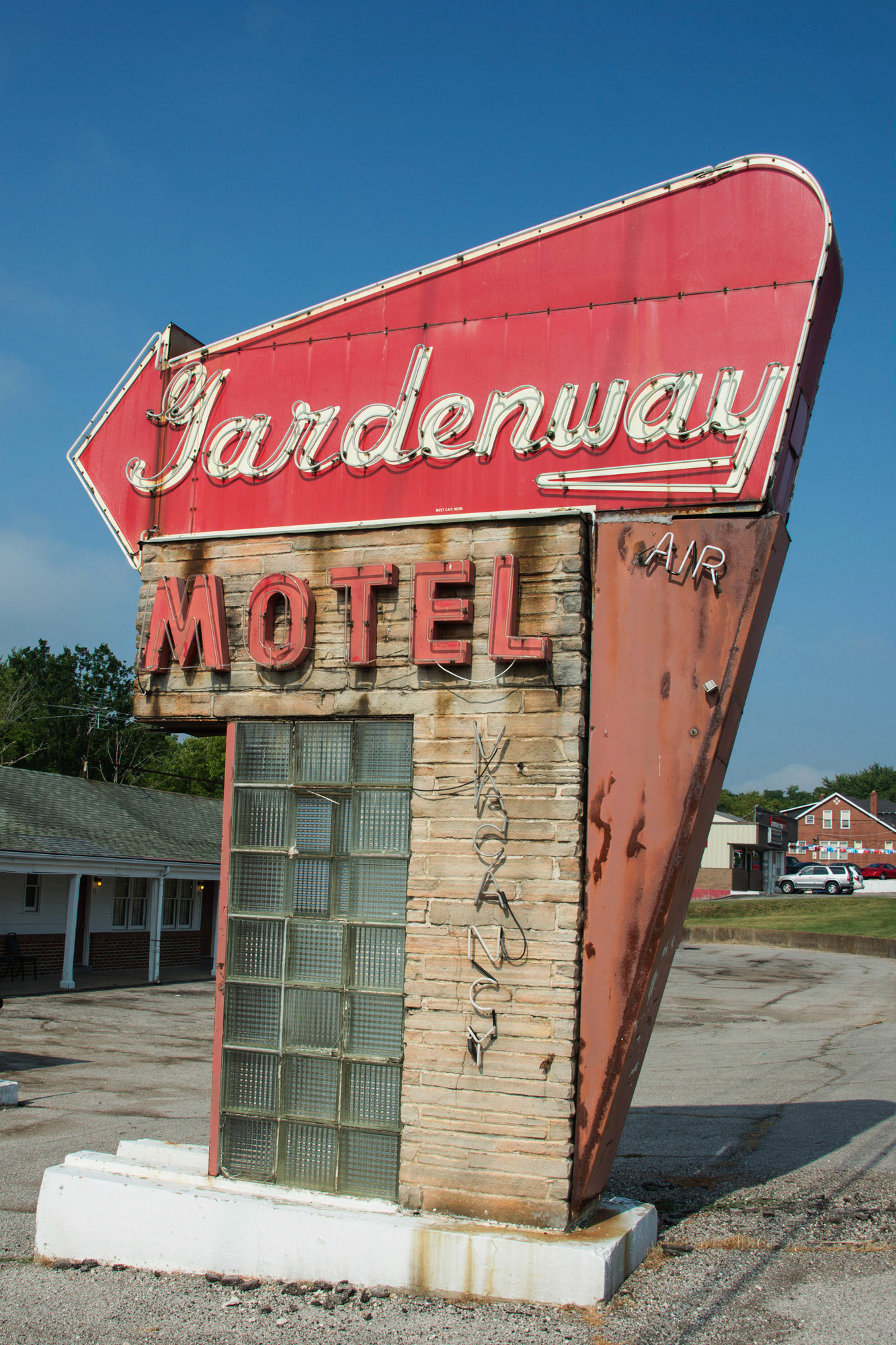 Neon Signs route 100 pacific to Washington MO