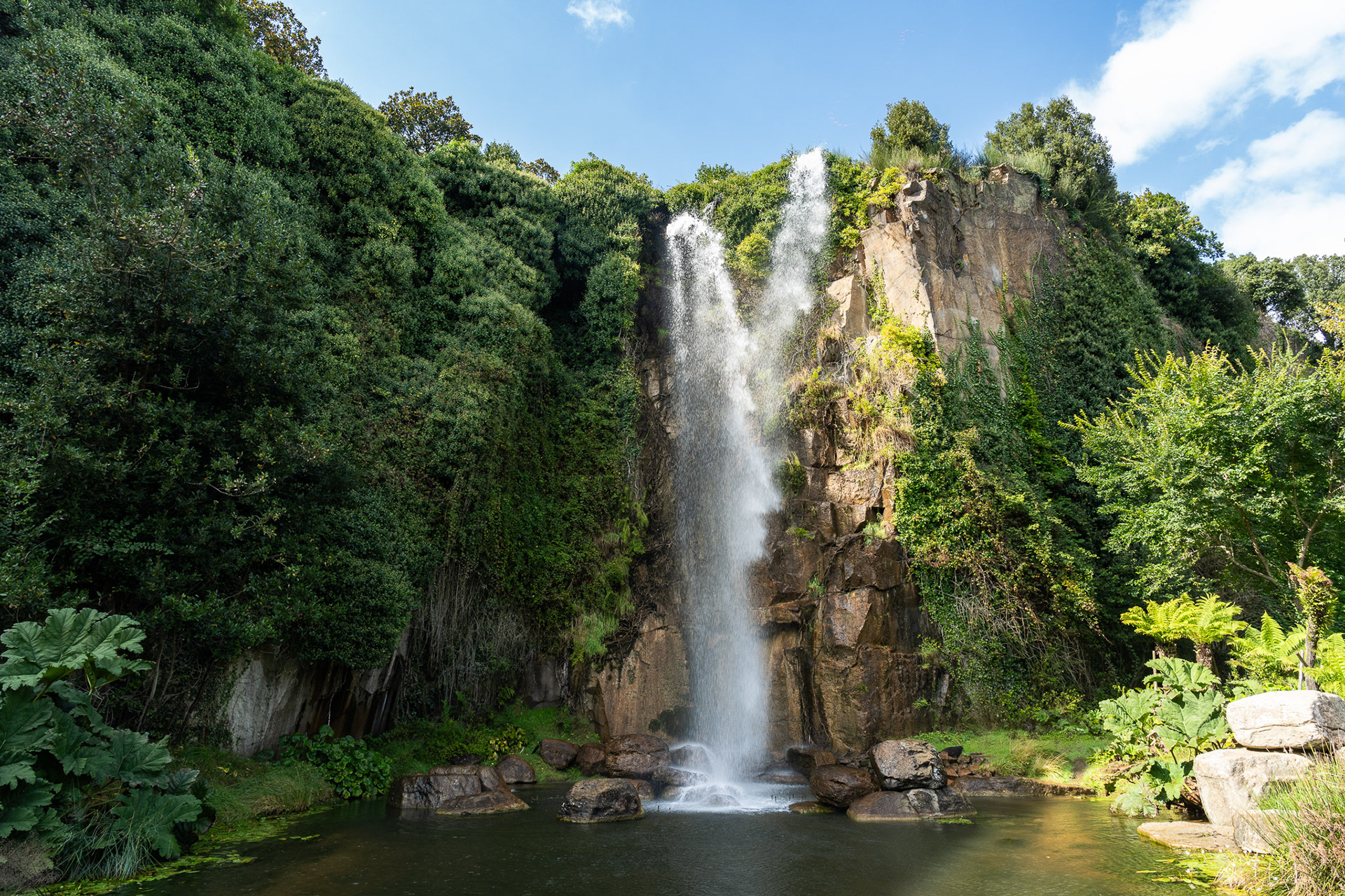 The waterfall from Le Jardin Extraordinaire in Nantes