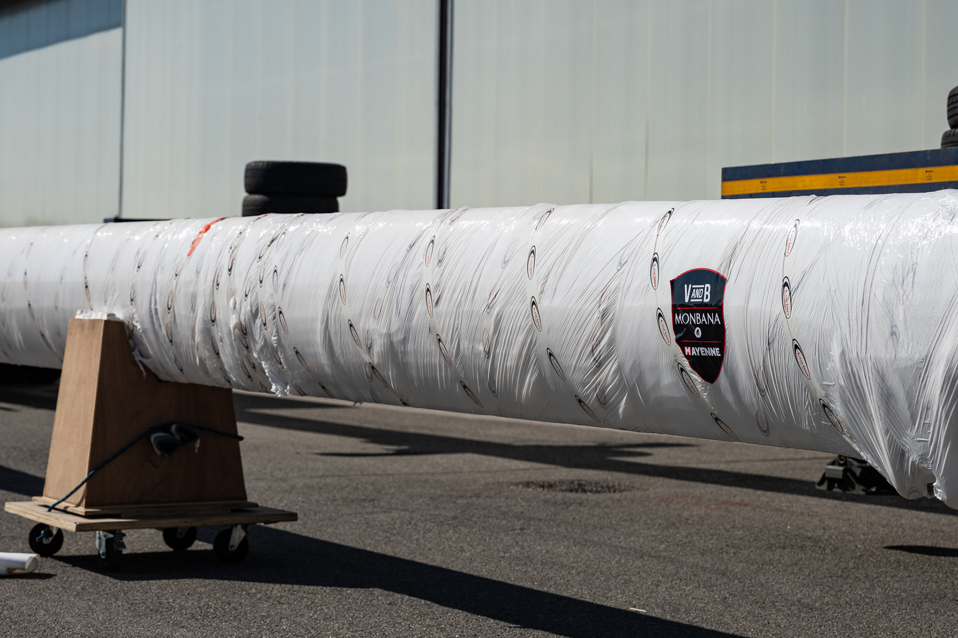A close up of the mast given to Romain Attanasio from team Fortinet Best Western after their dismasting in the Défi Azimut, by fellow competitor Maxime Sorel on Imoca V and B-Monbana-Mayenne