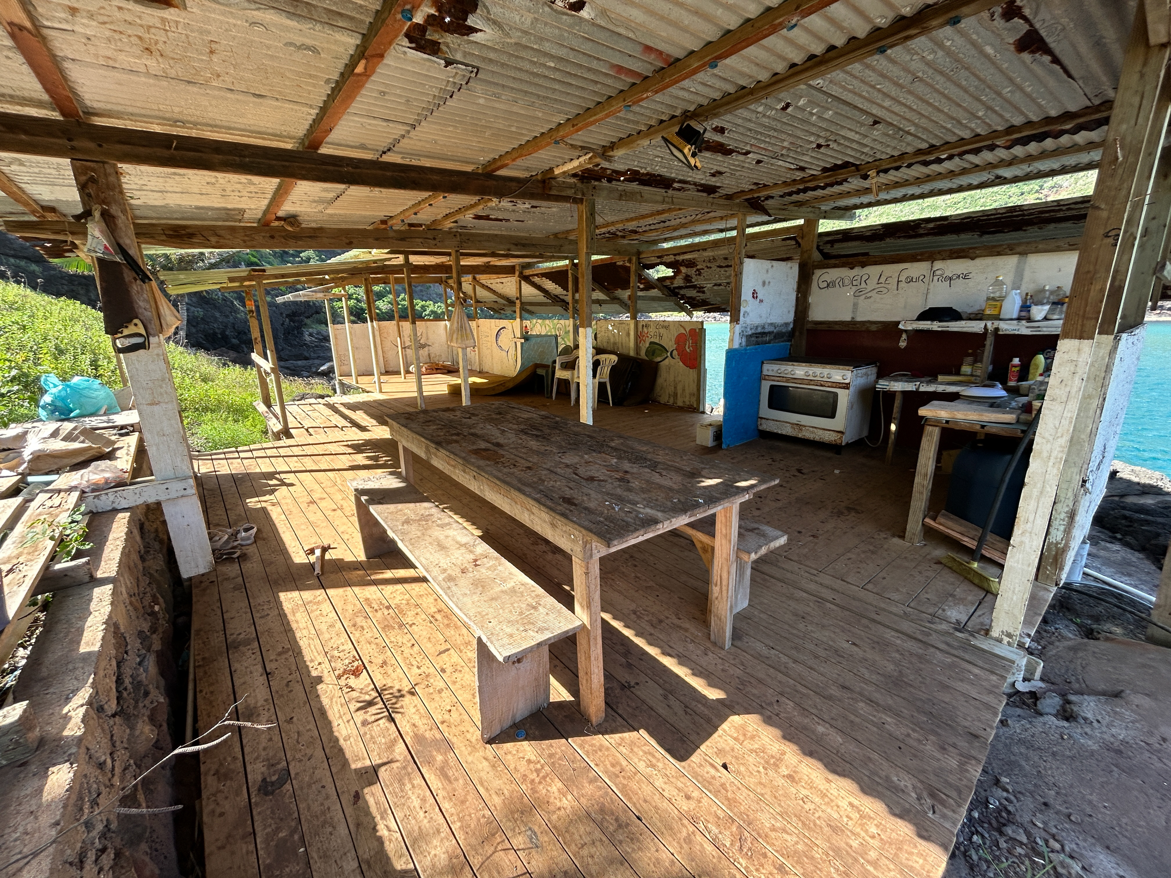 A small shack houses visiting locals as they stay on the island in search of food