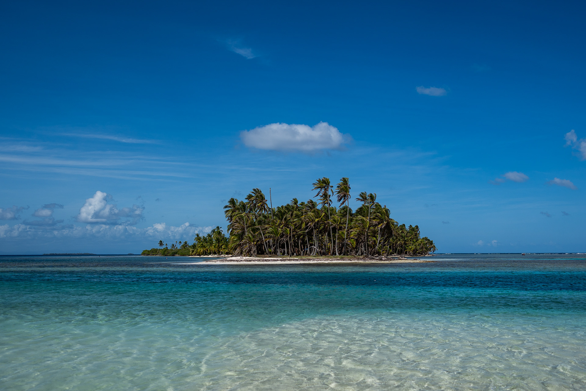 The view across the channel separating the two Holland Cays - here, the westward cay